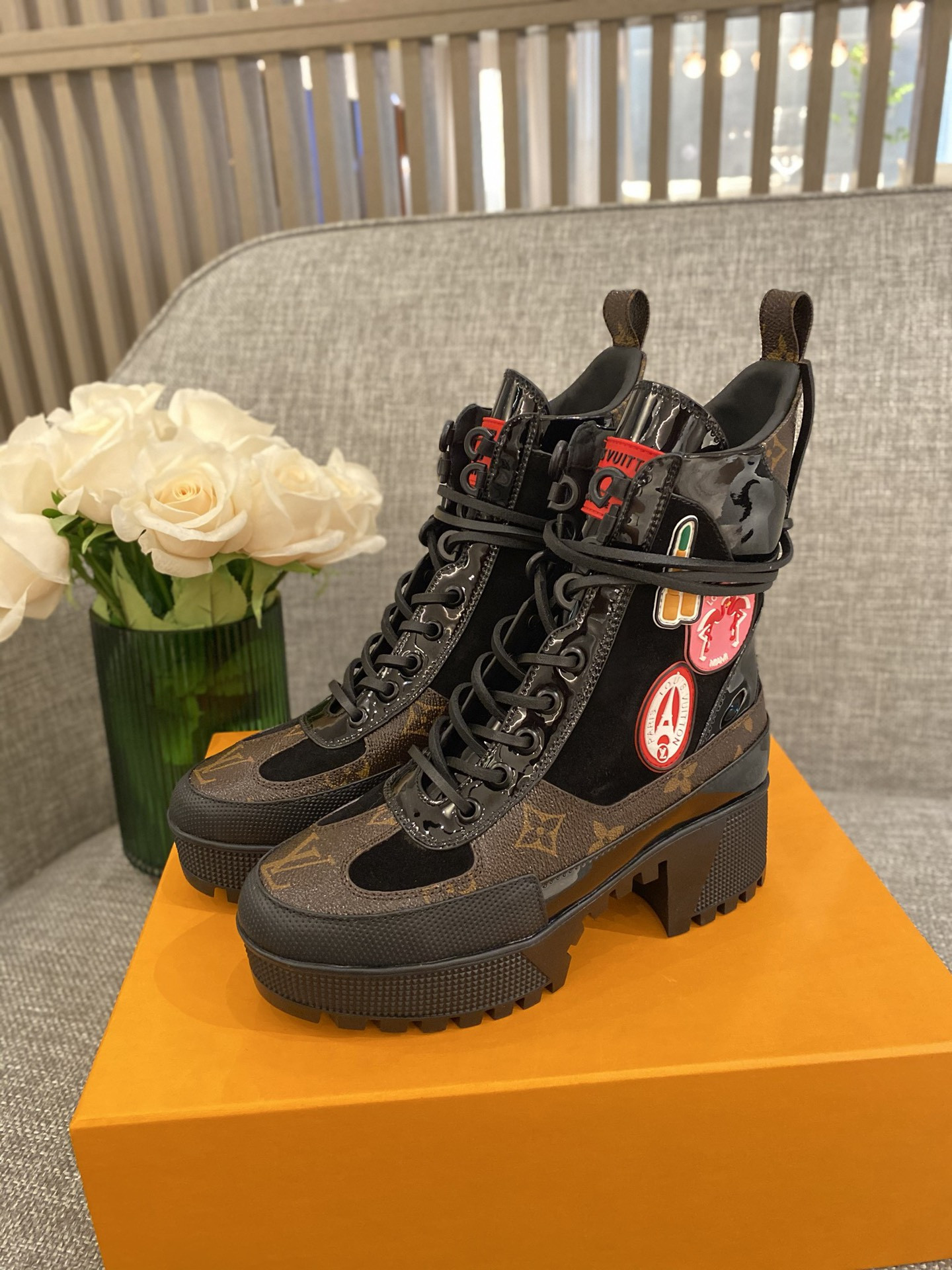 l0*is V*t0n boots