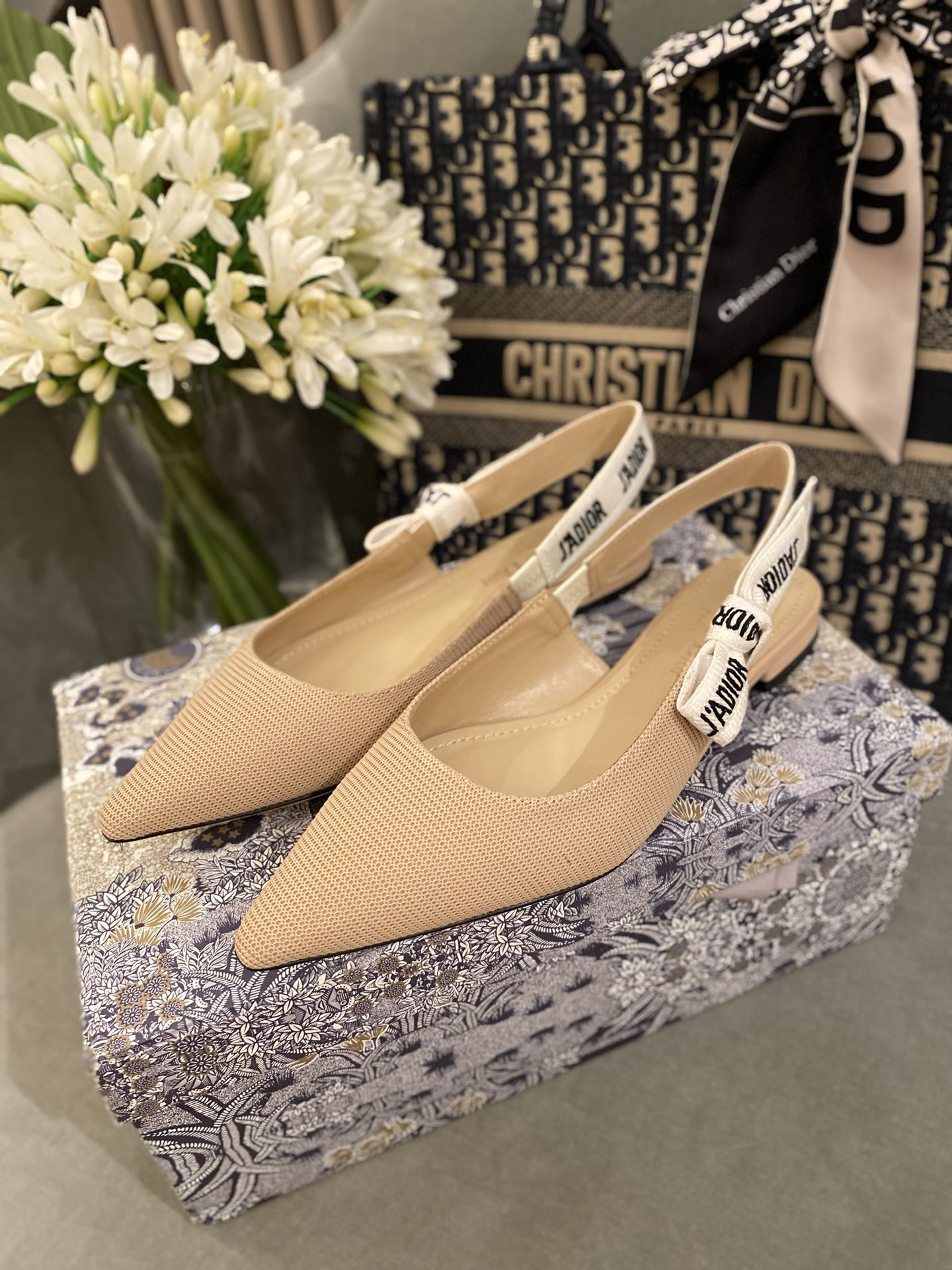 D*or flap shoes