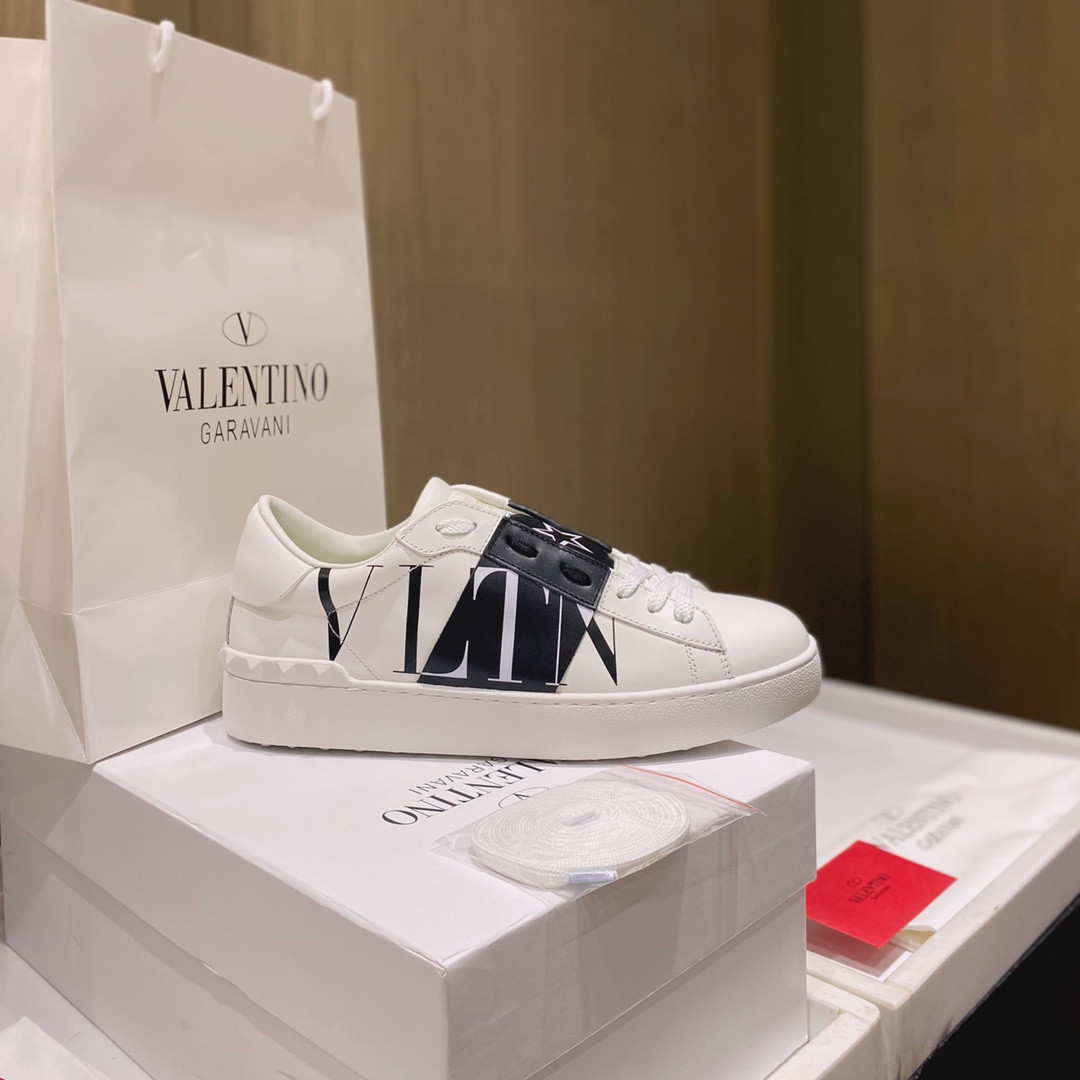 Va1e*ntin0 garavani sneakers