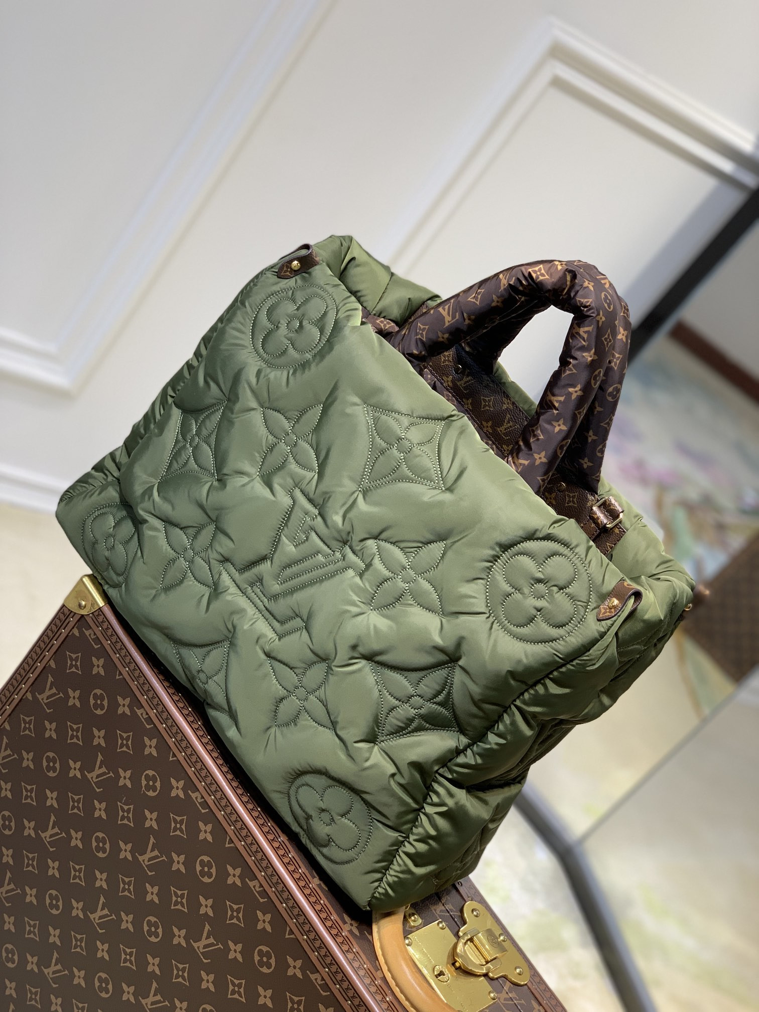 l0*is V*t0n onthego handbag-41*34*19cm