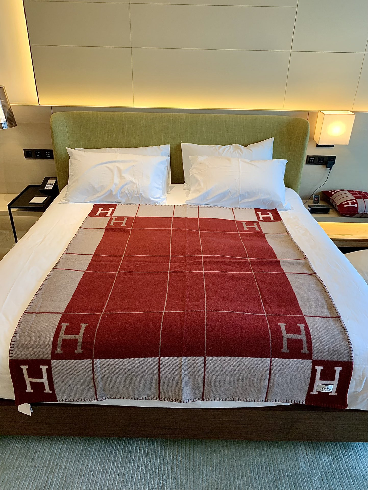 H**mes blankets-170*135cm