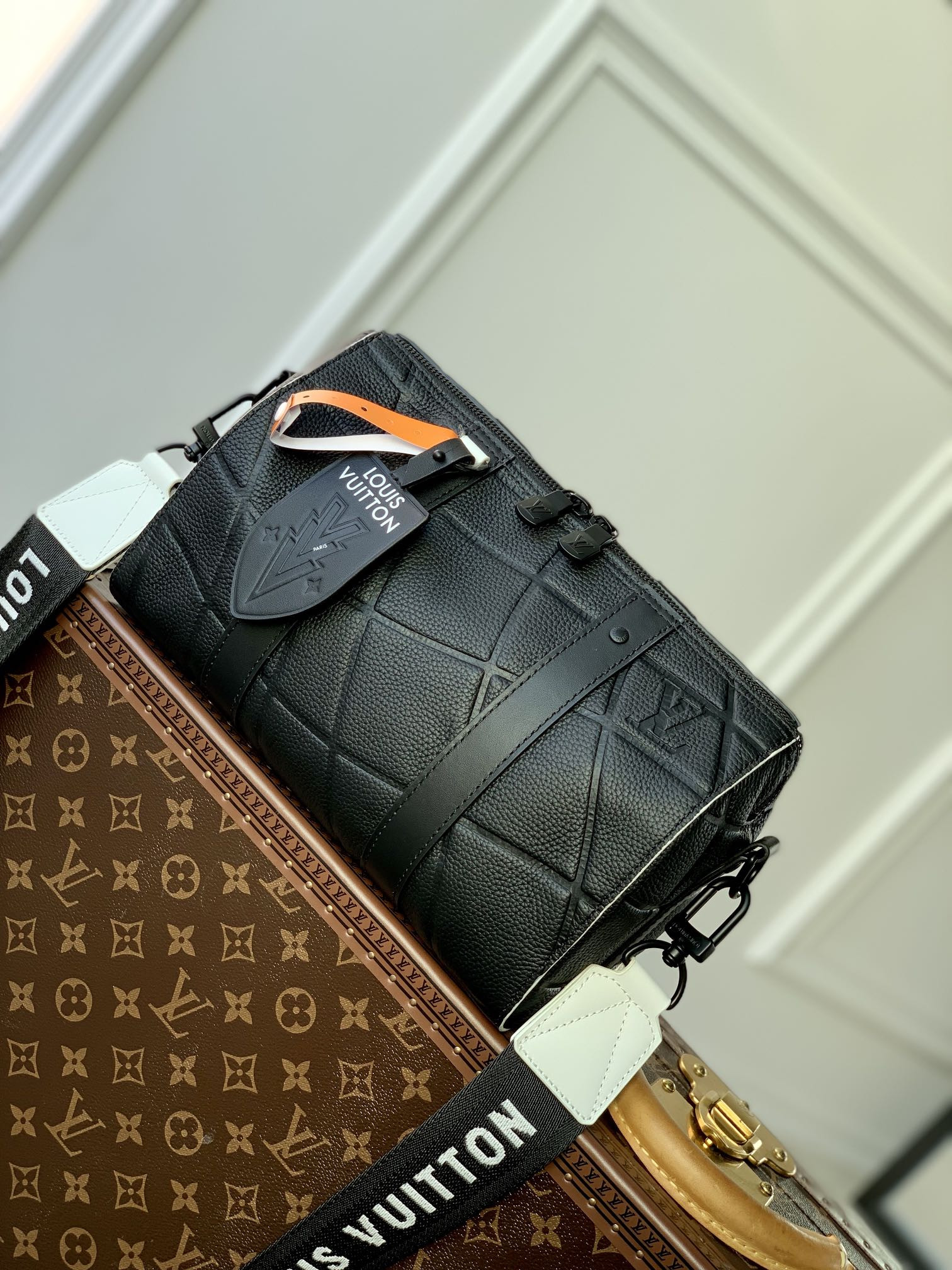 l0*is V*t0n city keepall-27x17x13cm