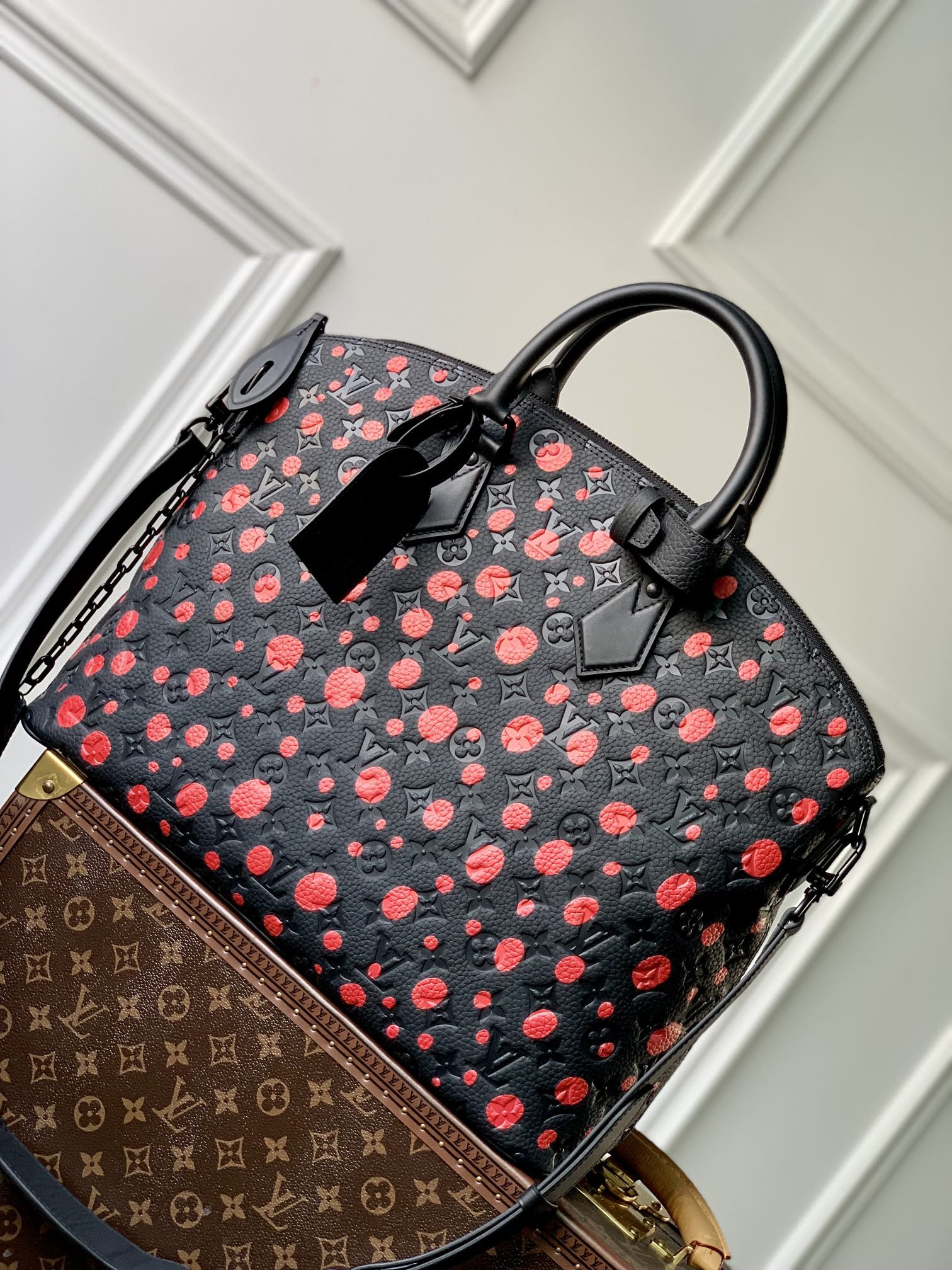 l0*is V*t0n lock it tote-44 x 34 x 16cm