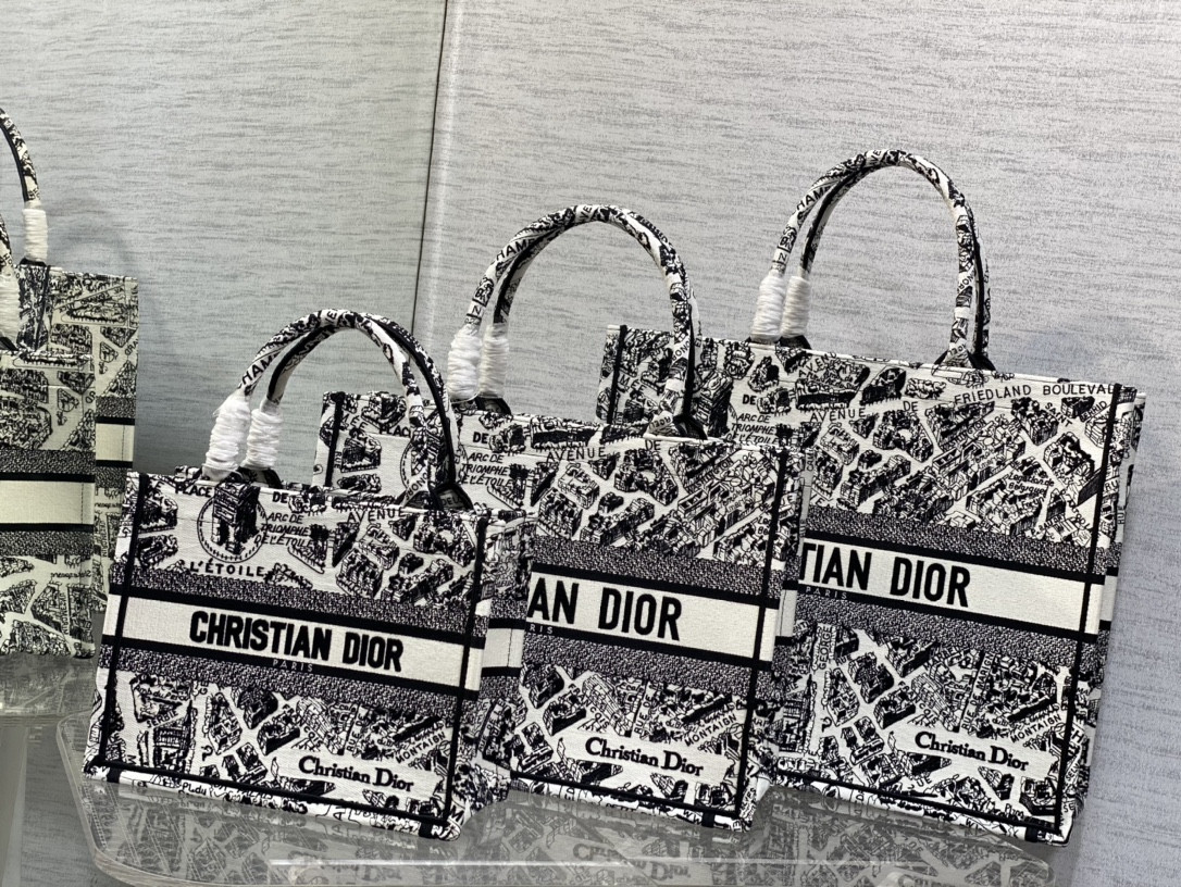 D*or book tote