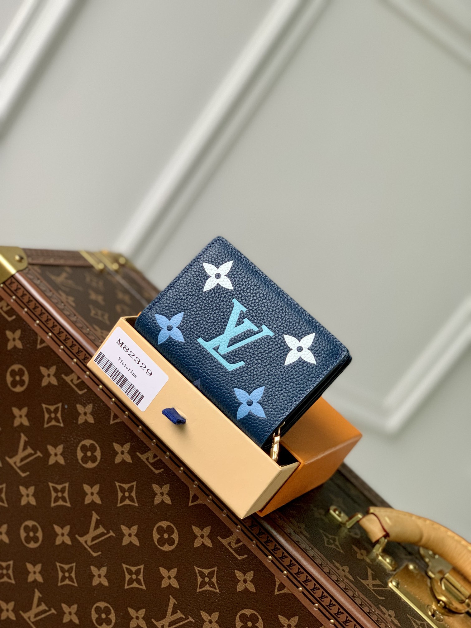 l0*is V*t0n cléa wallet-11*8.5*3.5cm