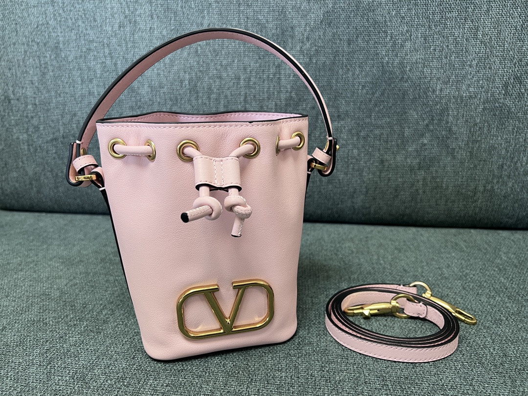 Va1e*ntin0 garavanivlogo signature bag-12*18*10cm