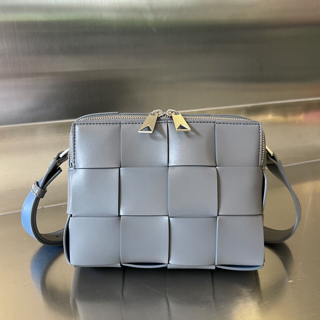 b0tte*a Ven*ta camera bag-20x15x5cm