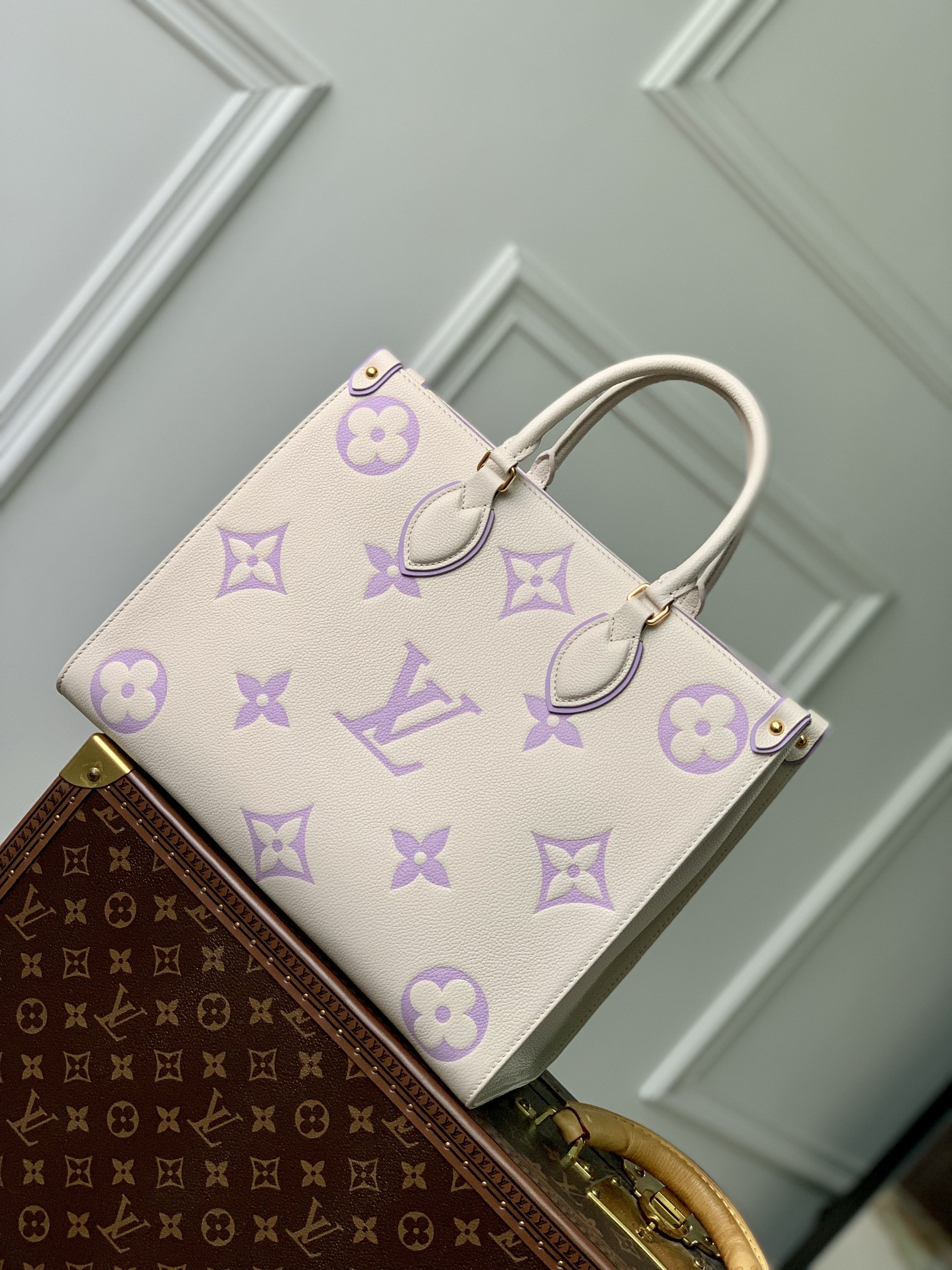 l0*is V*t0n by the pooll onthego handbag-35*27*14cm