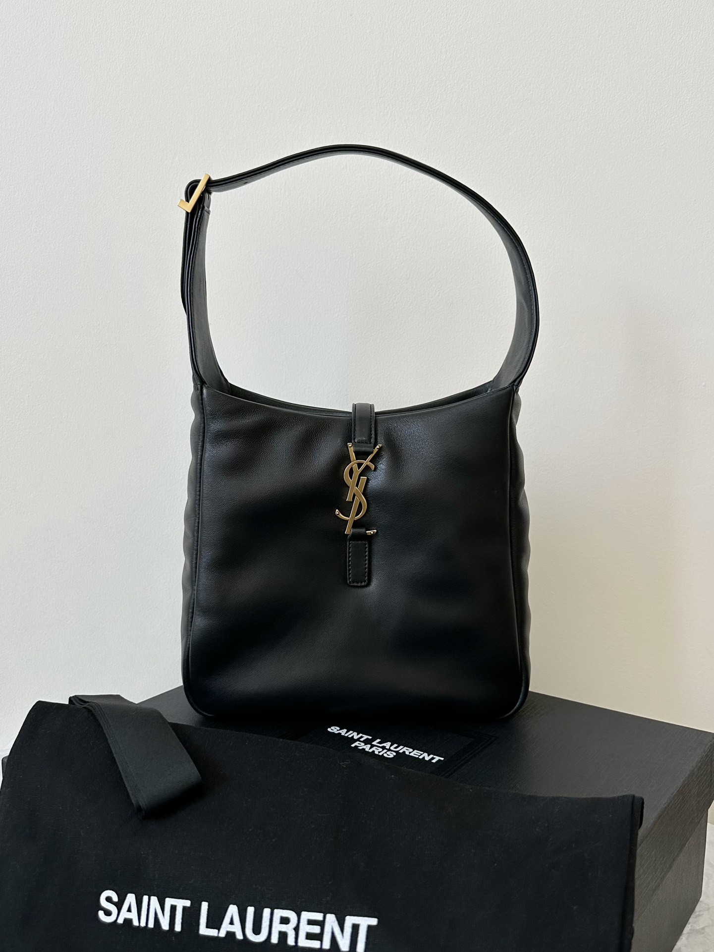 Y*L hobo bag-23×22×8.5cm