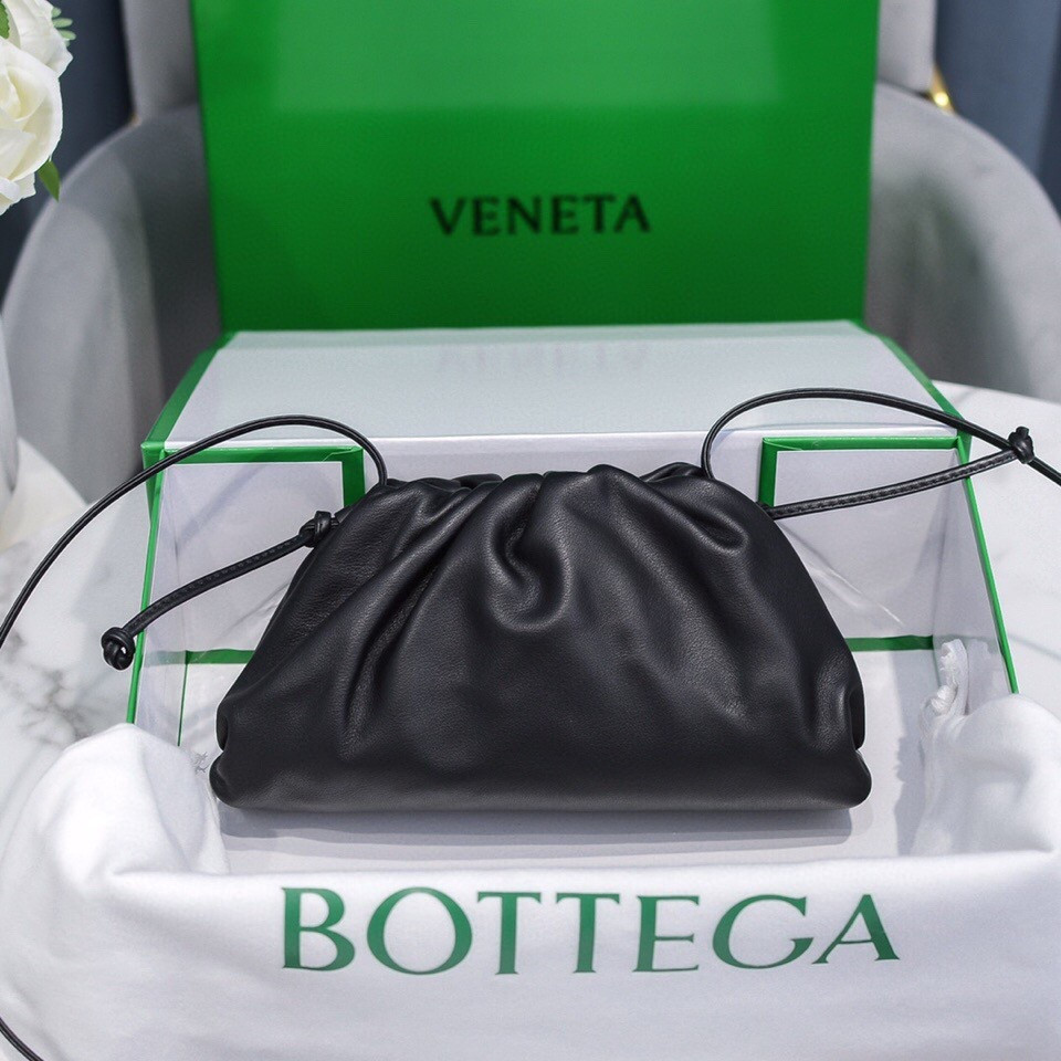 b0tte*a Ven*ta the pouch bag-22*9cm