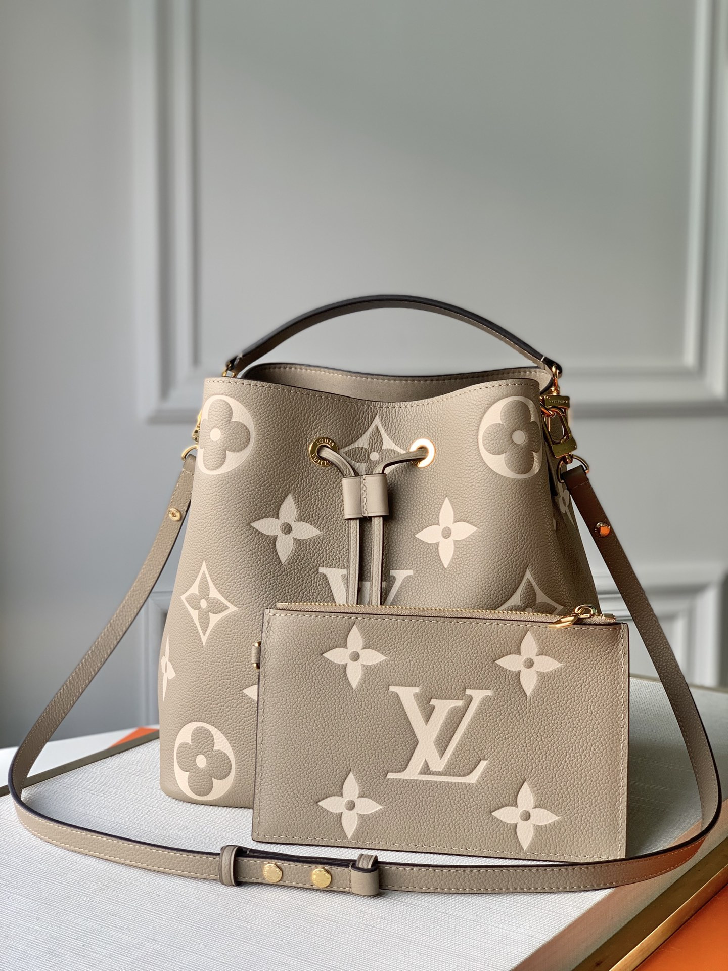 l0*is V*t0n néonoé bucket bag -m45555-26x22x27cm