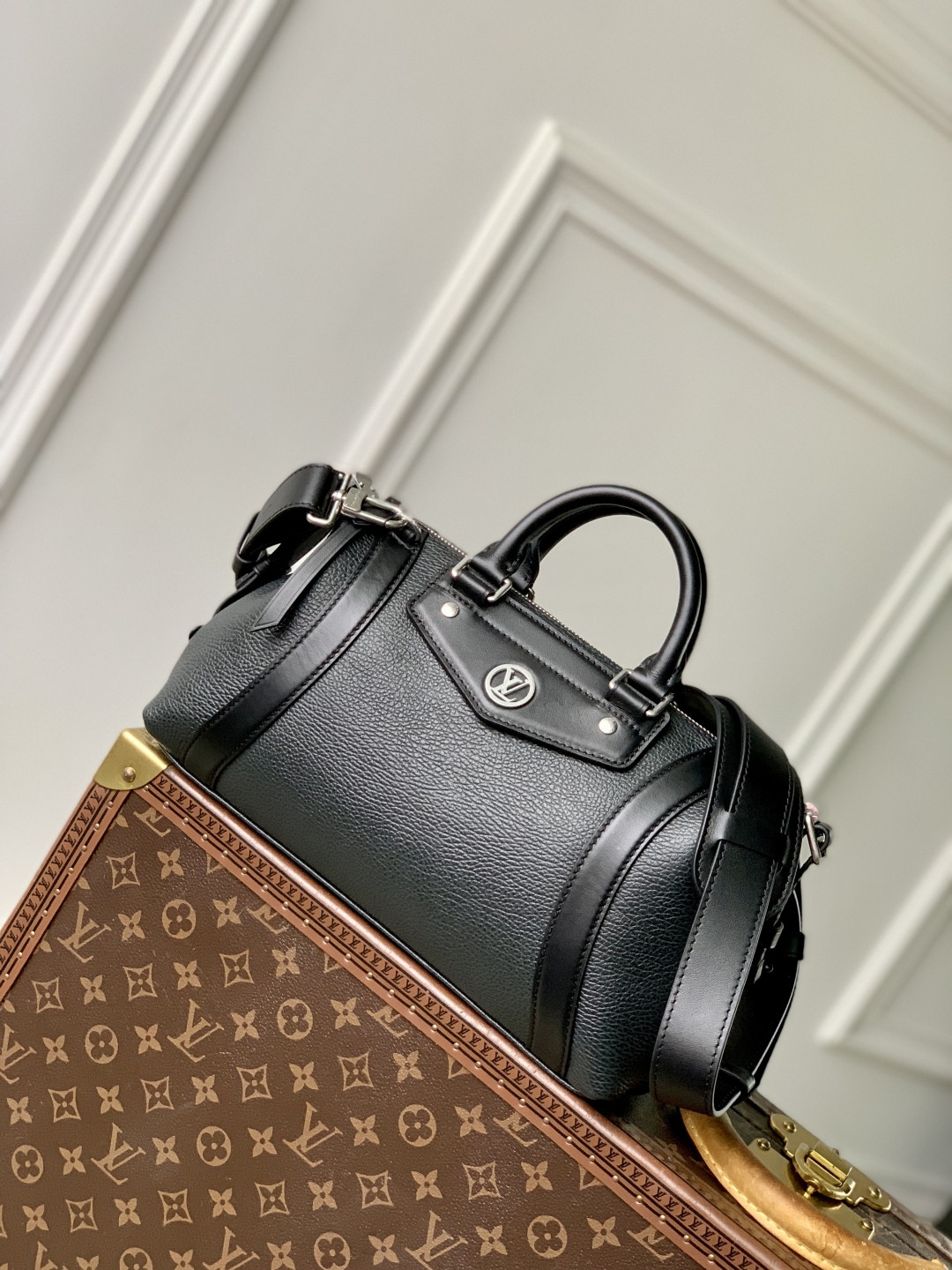 l0vis Vvtt0n biker handbags-m14721-12 x 12 x 30cm
