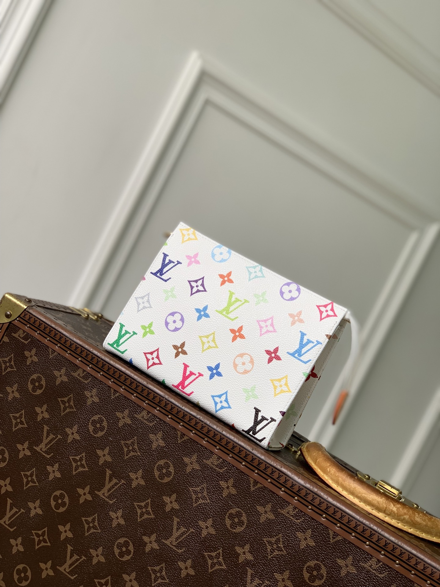 L0vis Vvtt0n Hills Pochette-15 x 6 x 19CM