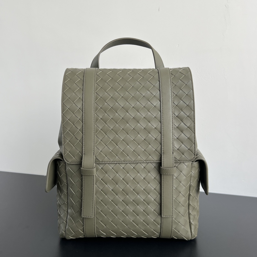 B0tt*ga Ven*ta Men's Back To School Backpack in Cypress