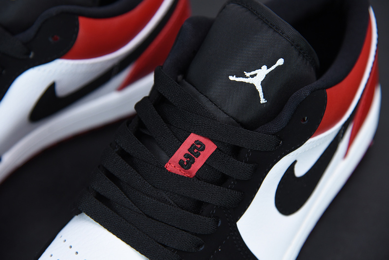 AIR JORDAN 1 LOW 