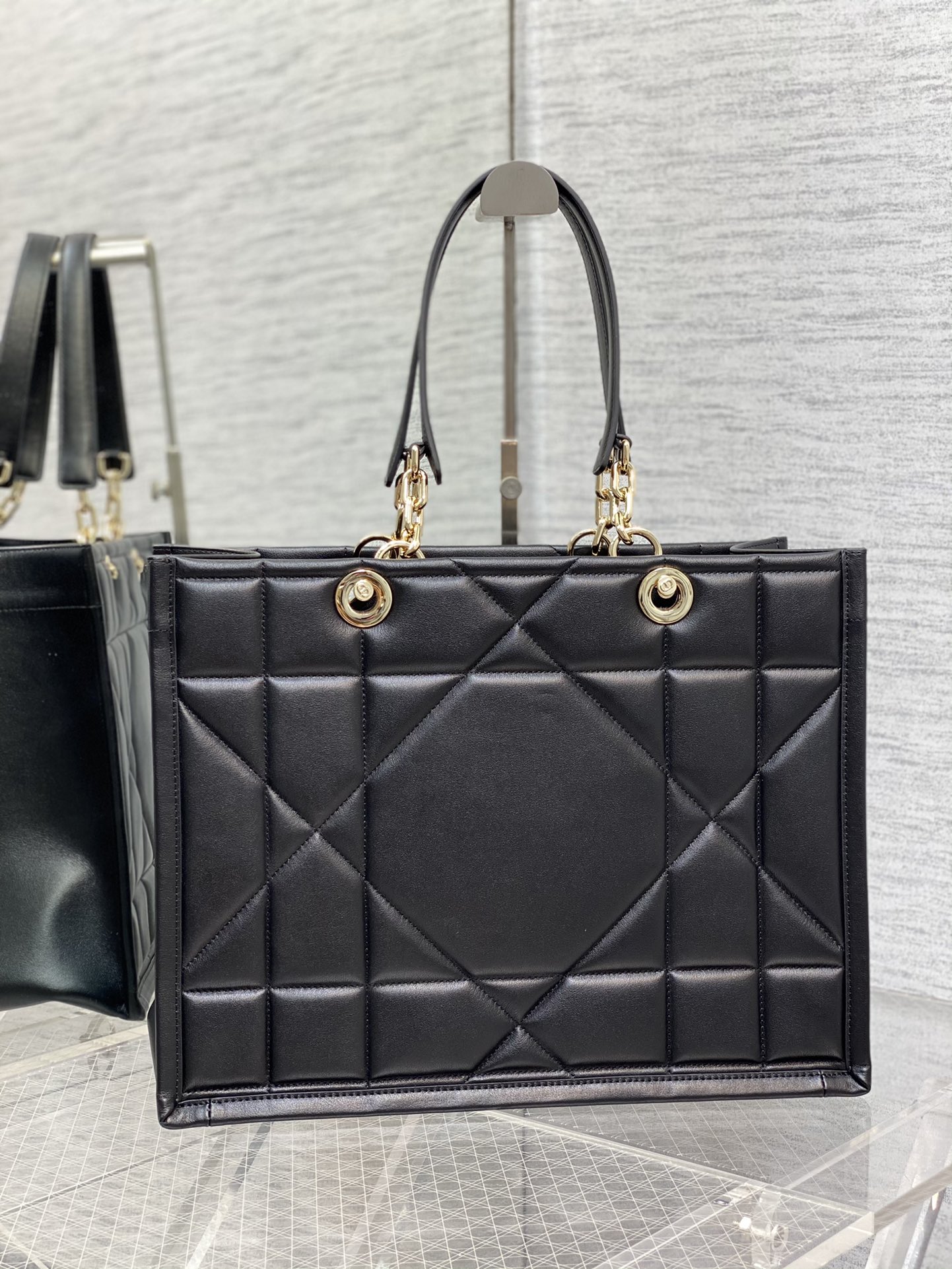 D*or essential bag