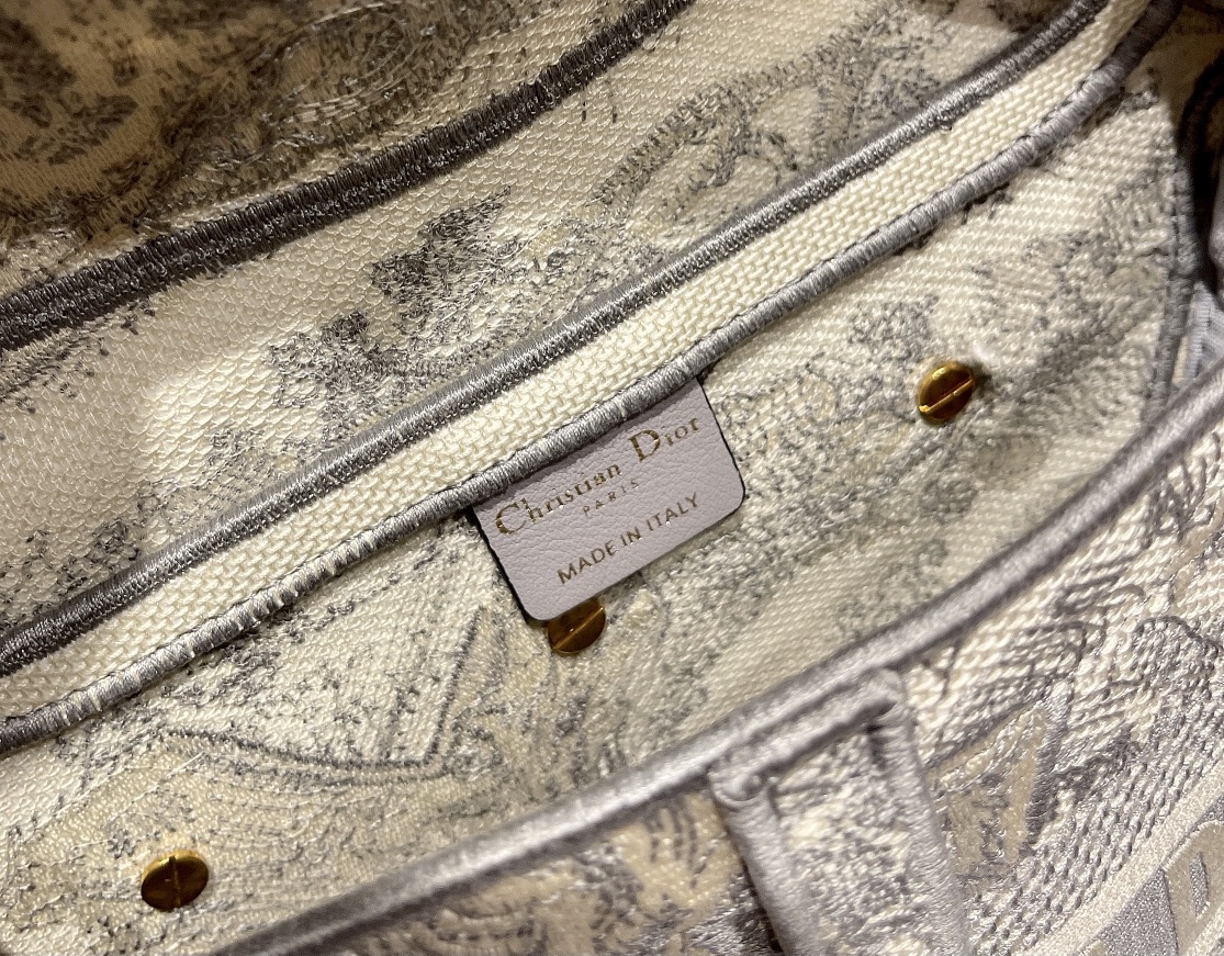 D*or saddle bag-25.5 x 20 x 6.5cm