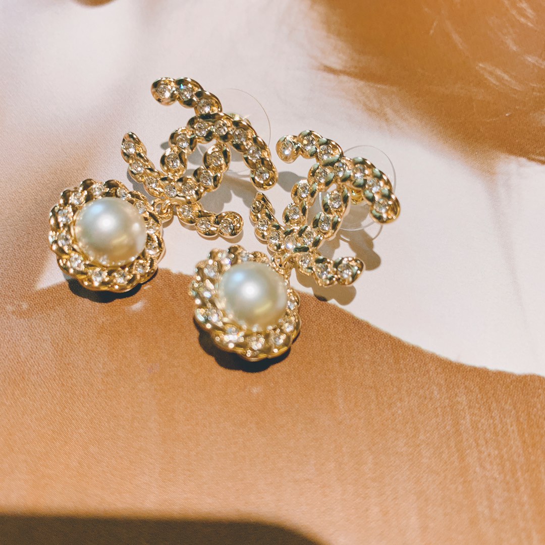Ch@nel Earring