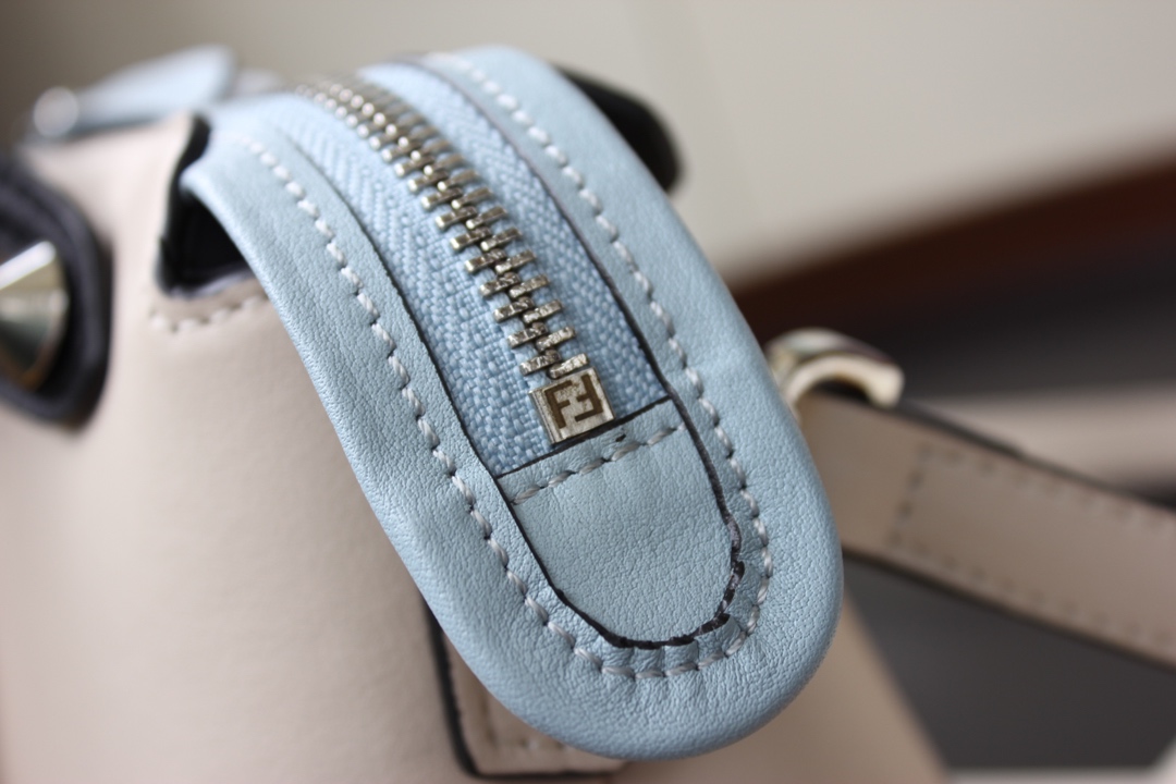 F**di by the way handbag-20*13*8.5cm