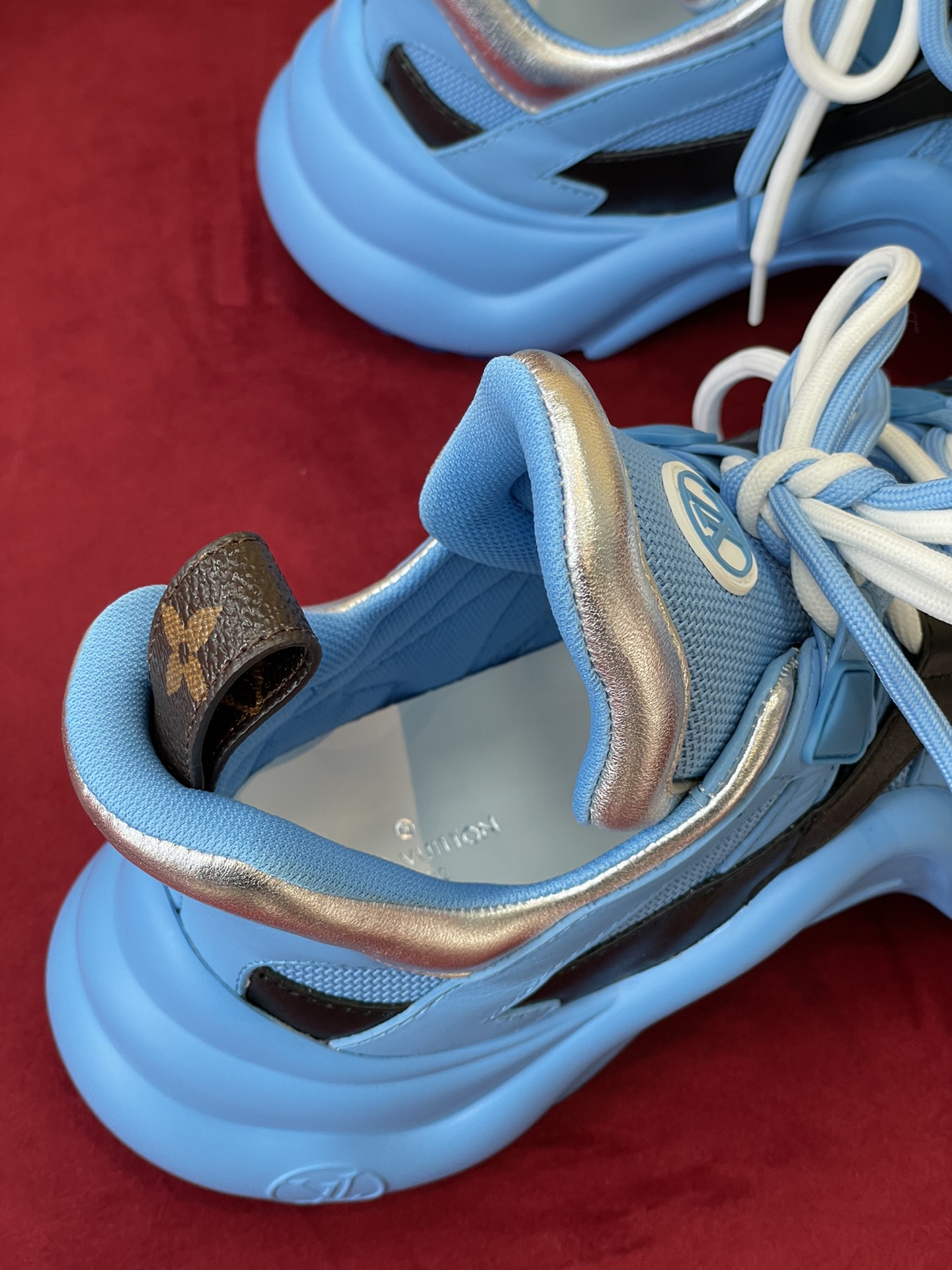 l0*is V*t0n archlight sneaker
