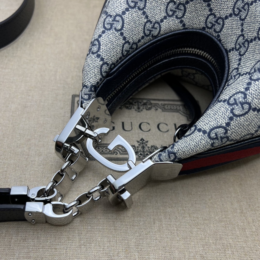 G*u*i attache small shoulder bag-23*22*5cm