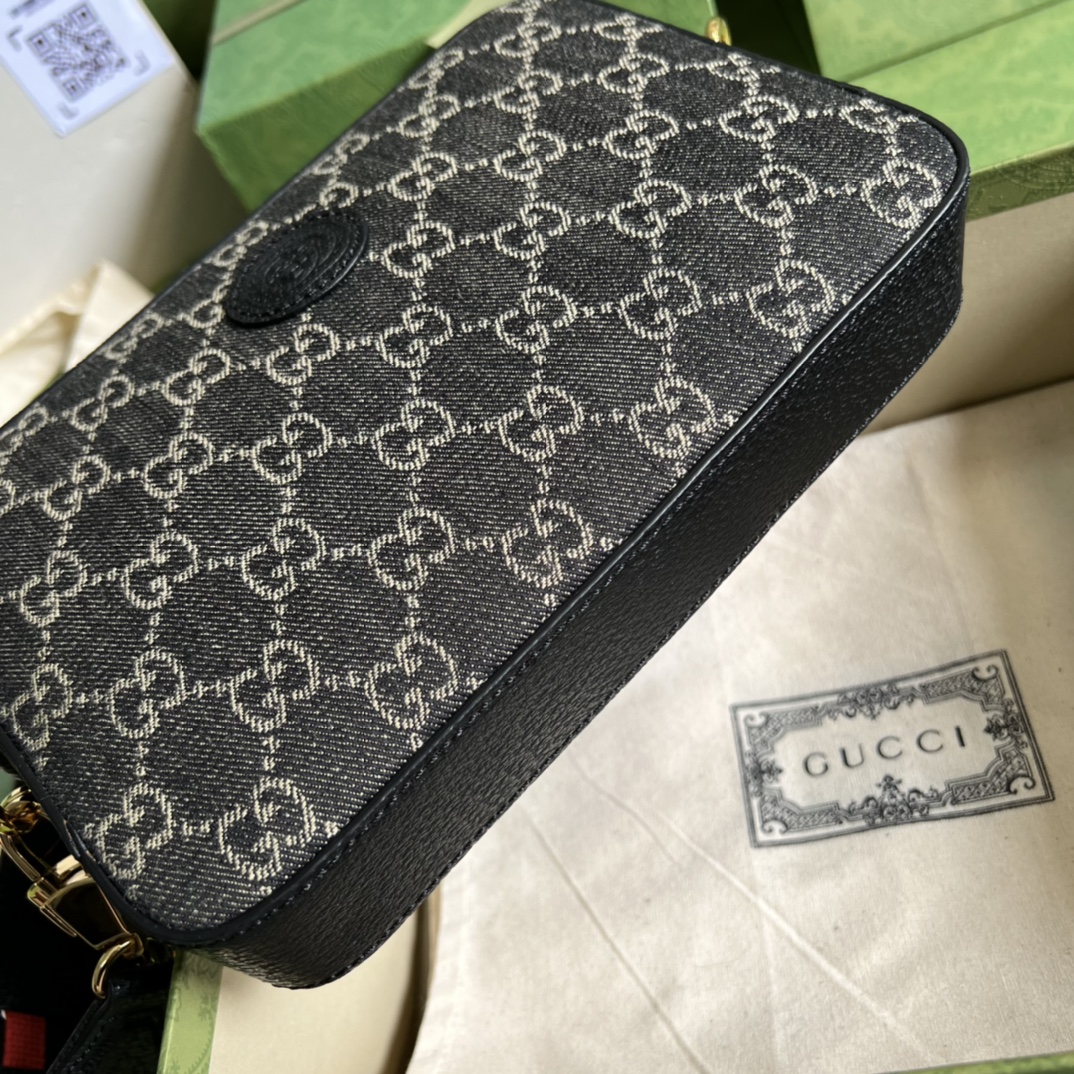 g*u*i vintage gg S*p*e-24.5x 16x 4.5cm