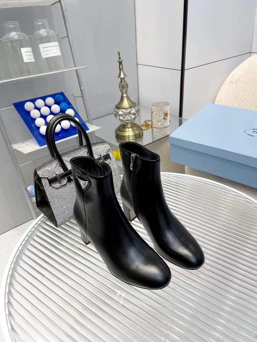 Pra*a boots 2023ss