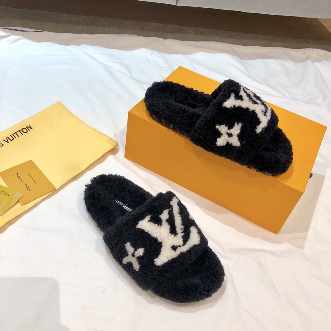 l0*is V*t0n wool slippers
