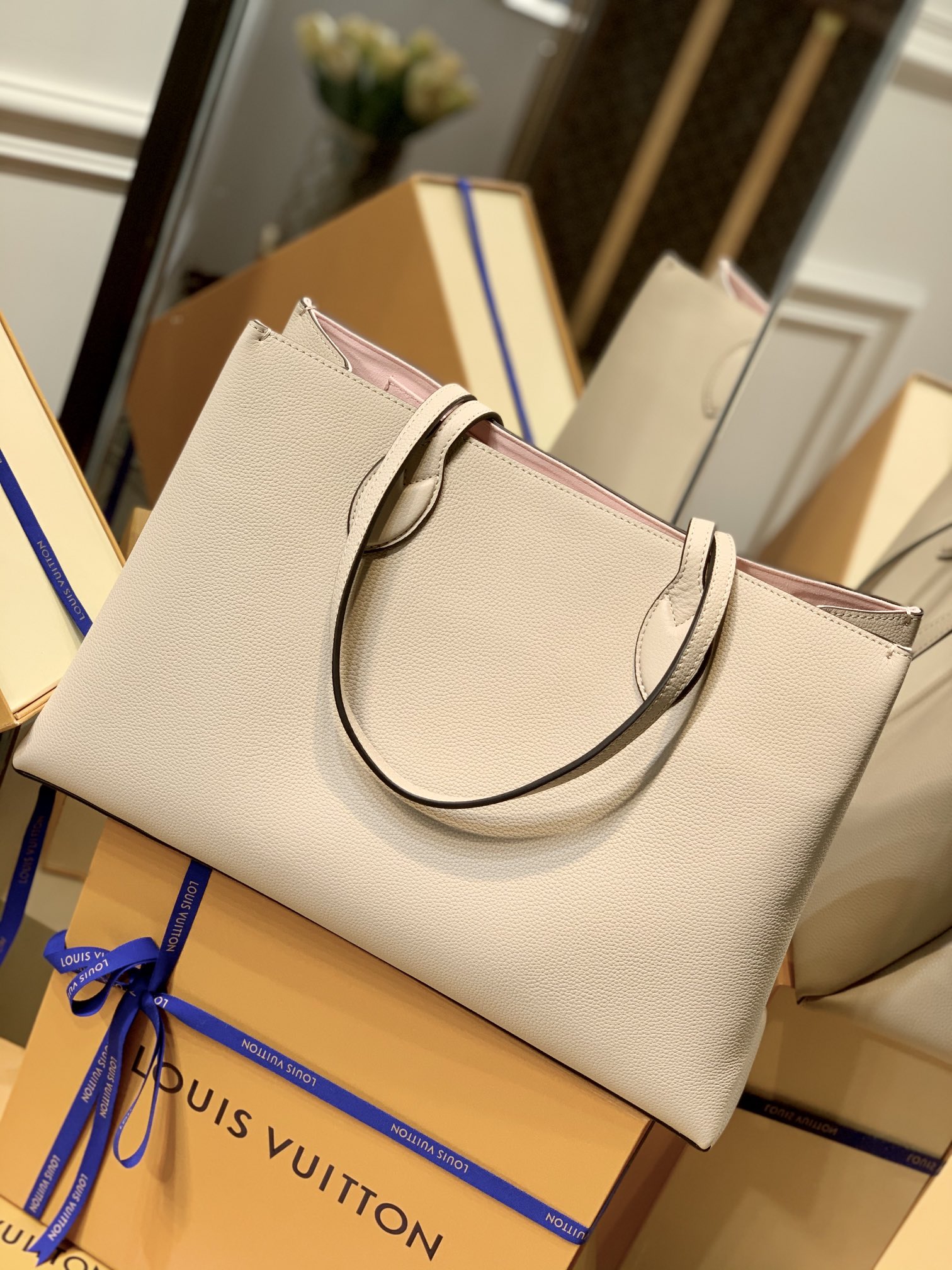 l0*is V*t0n lockme handbags m57345-42*28*15cm