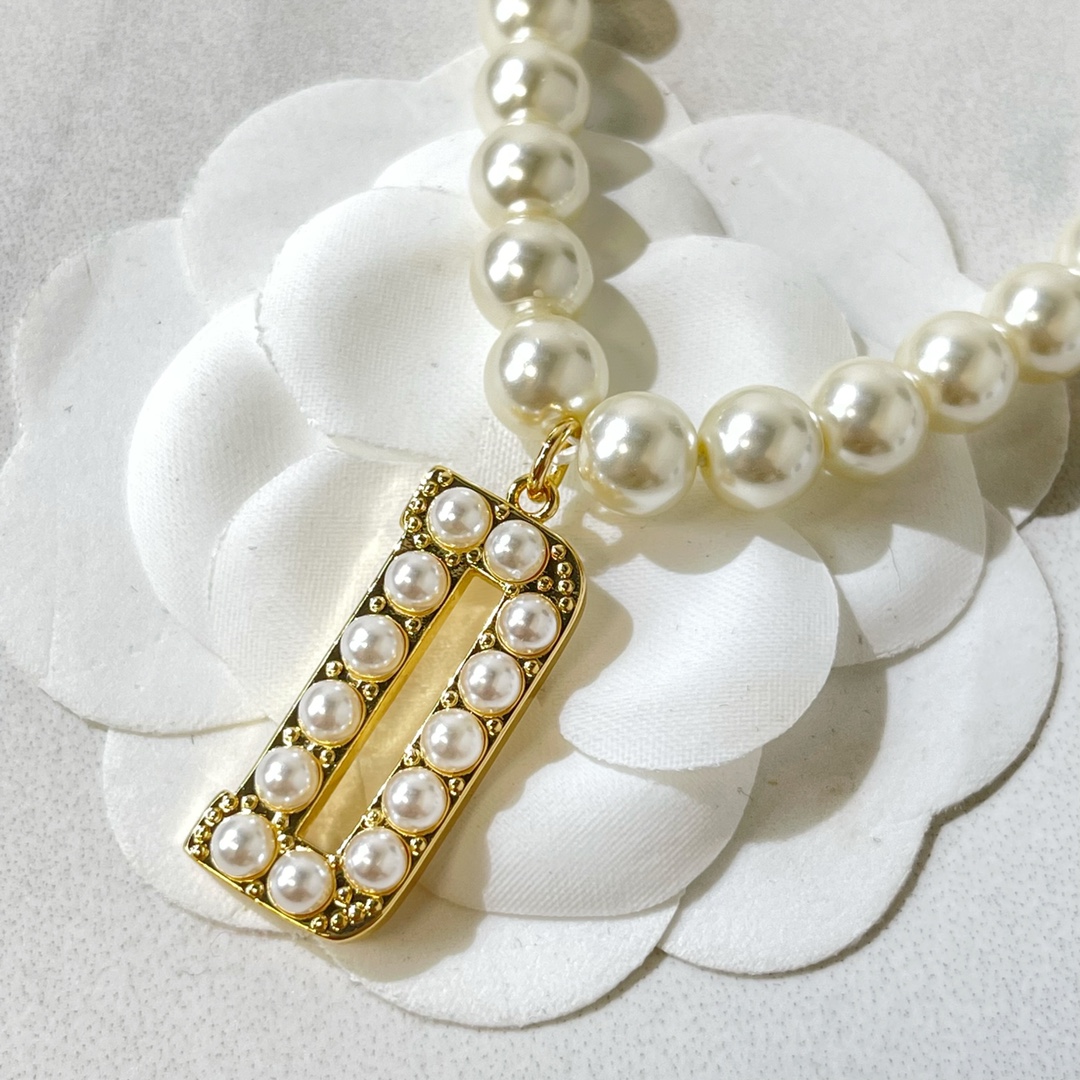 D*or necklace