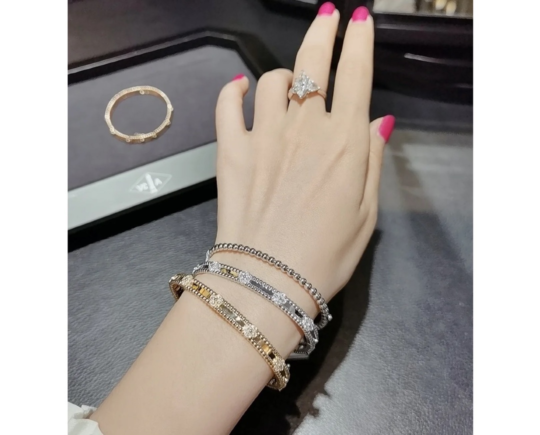 VCA Bracelet