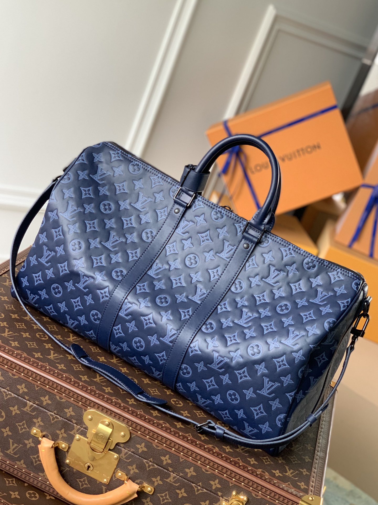 l0*is V*t0n keepall bandouliÈre 50-50 x 29 x 23cm