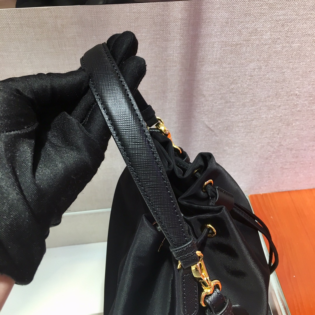 Pra*a backpack 1bh097-26x20.5x13cm