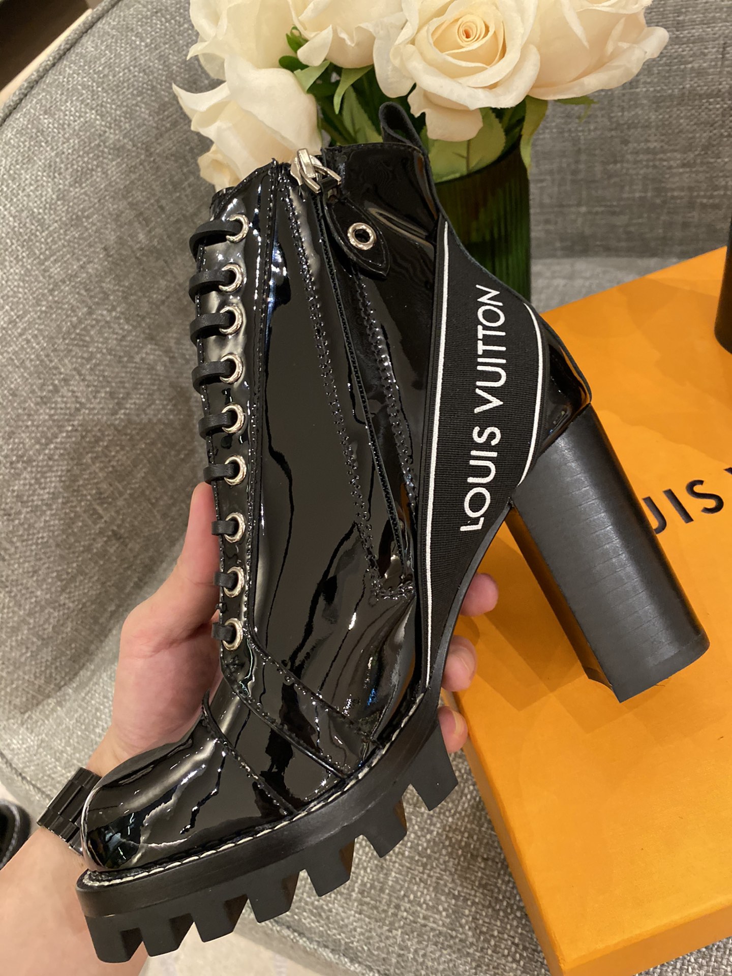 l0*is V*t0n boots