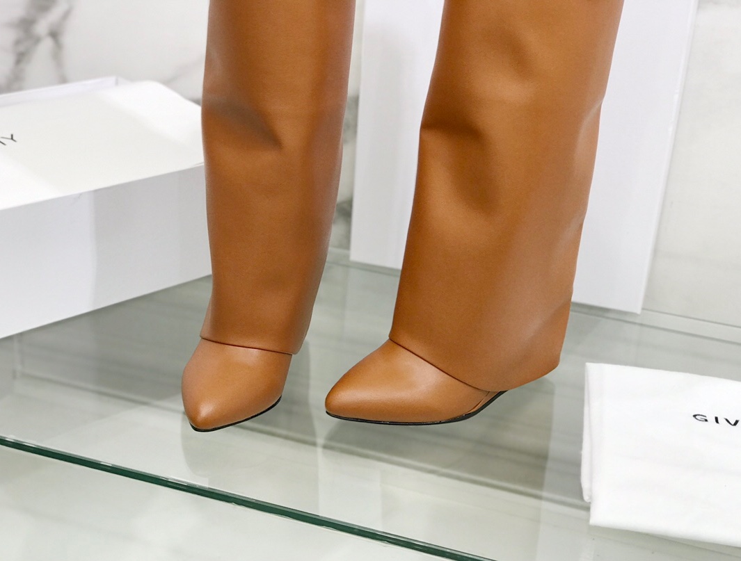 G1uenchy boots(eu35-42)