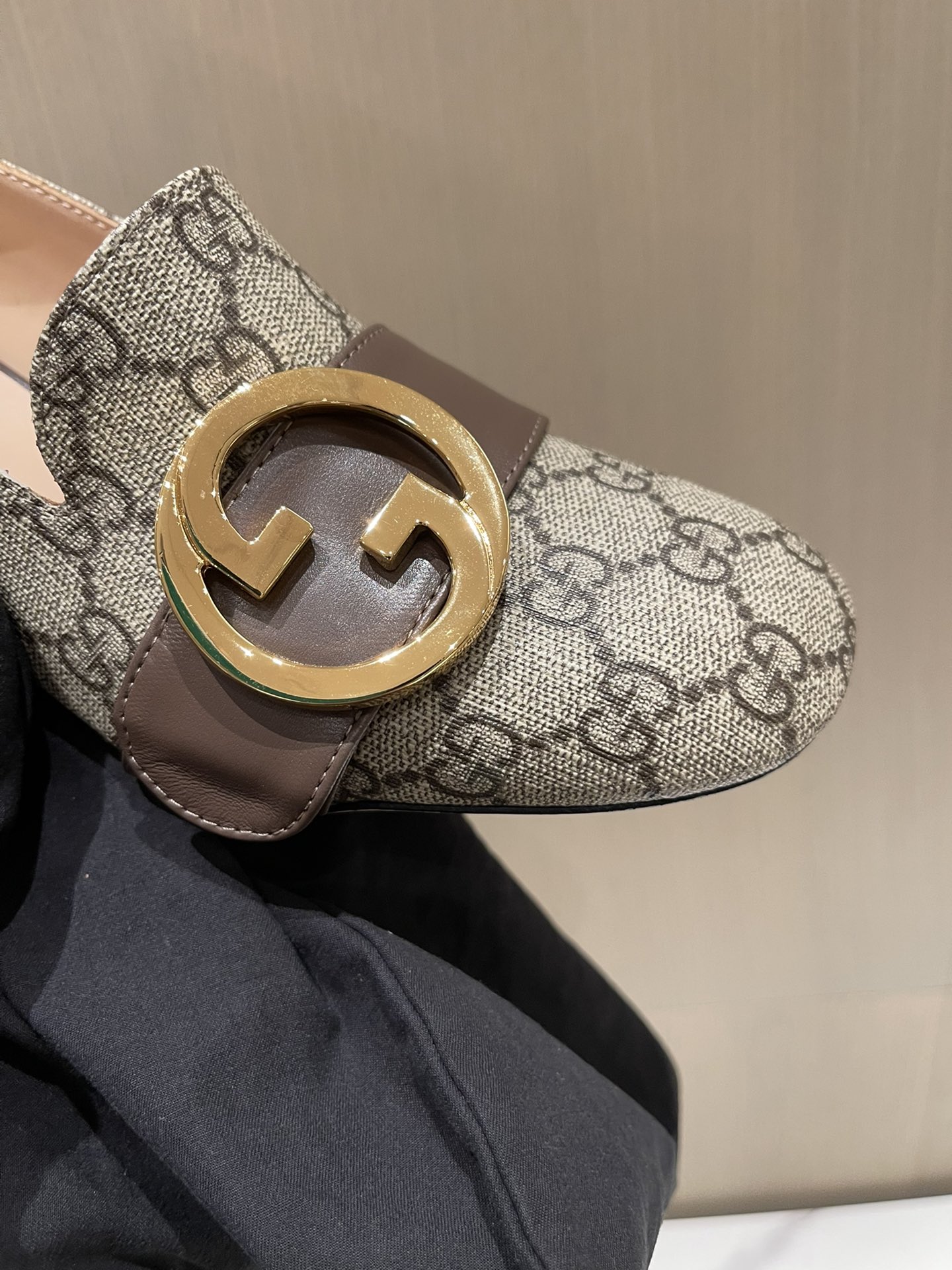 G*u*i loafers