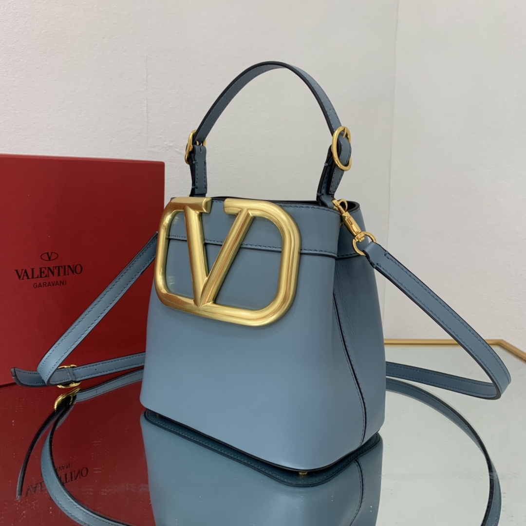 Va1e*ntin0 garavani s*pervee bag-20*19*12cm
