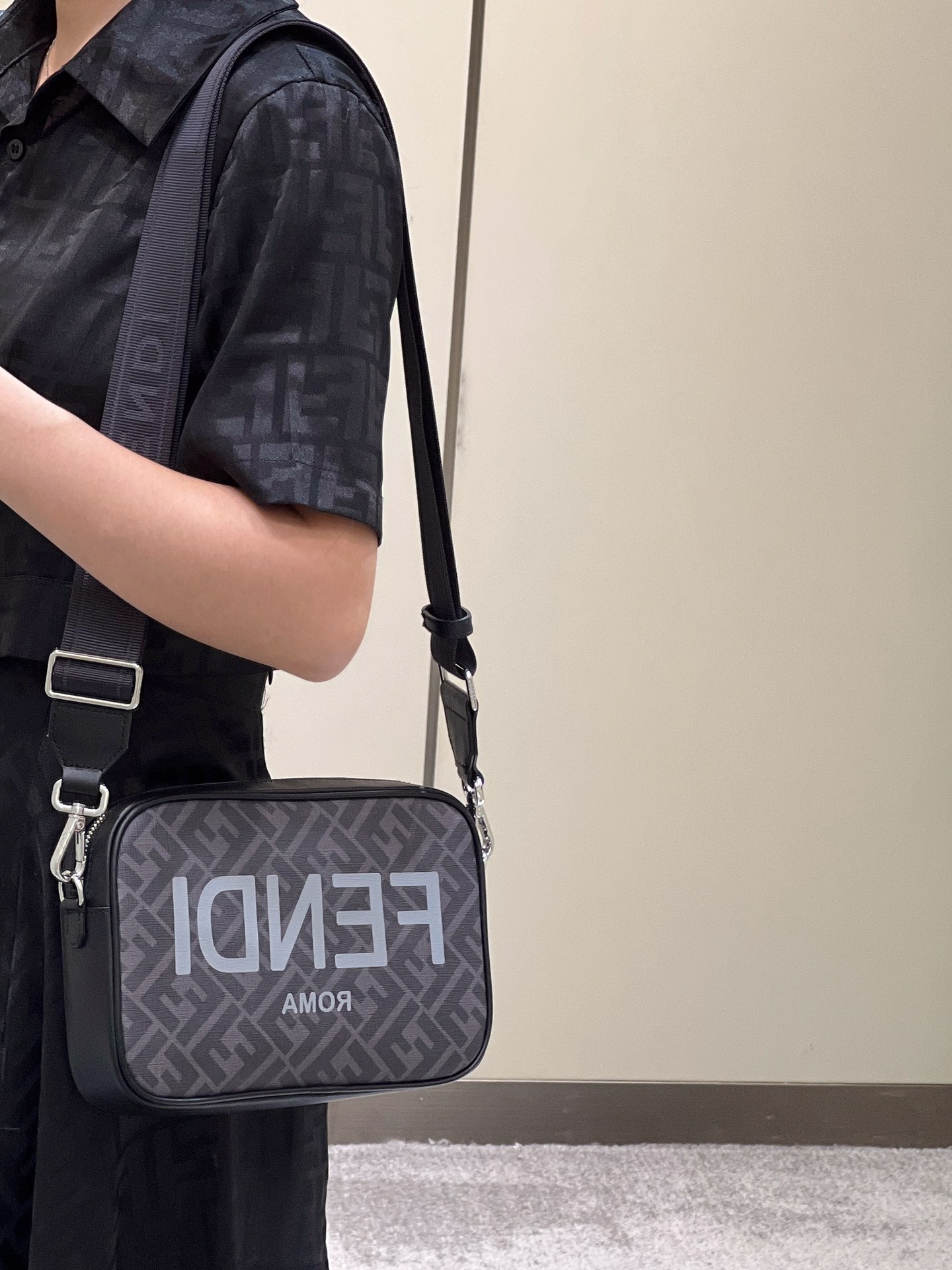 F**di camera bag-23.5x5x16cm