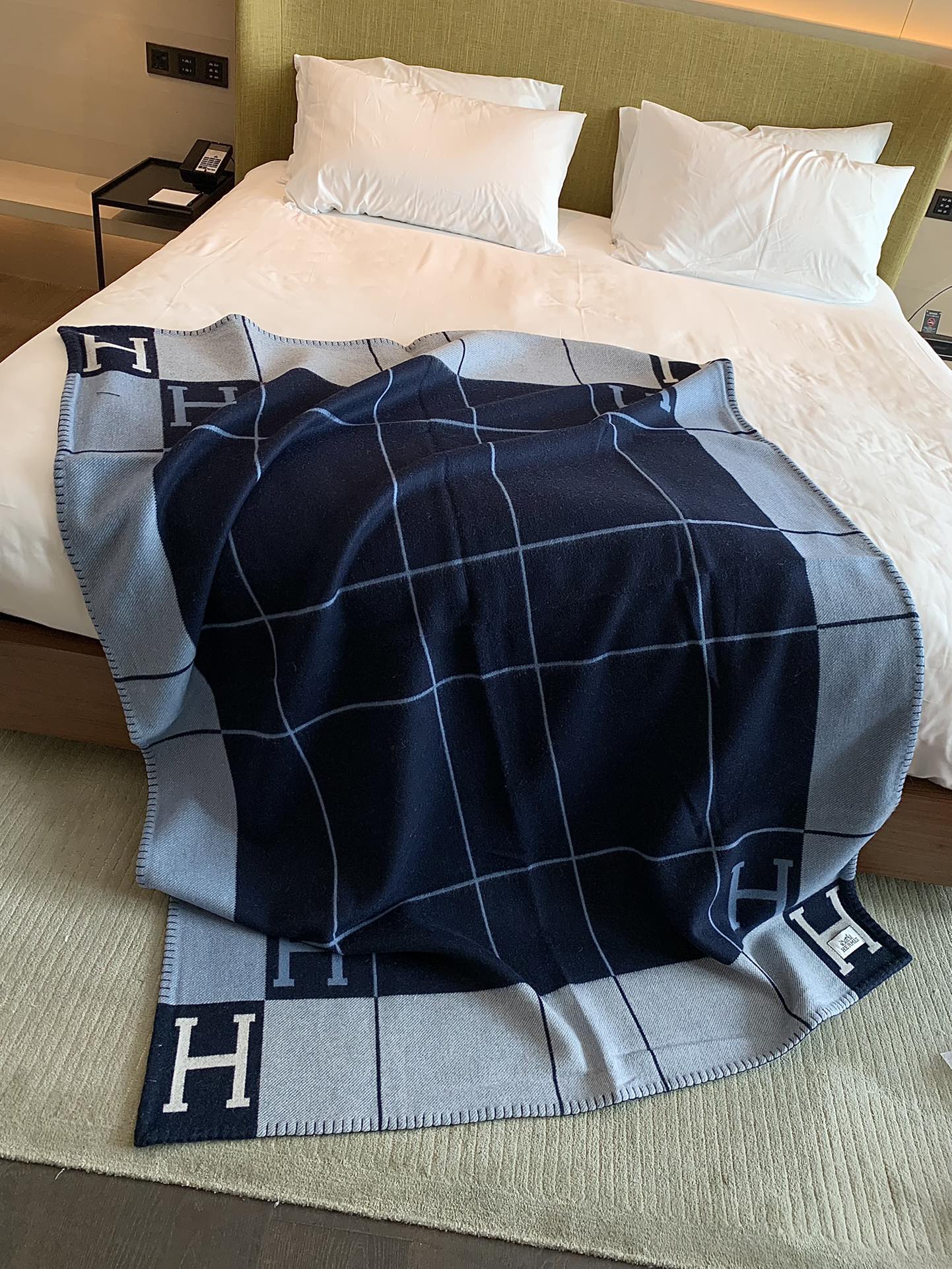 H**mes blankets-170*135cm
