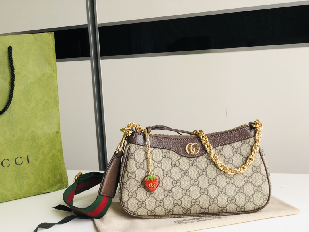 G*u*i chain bag-25*15*6cm