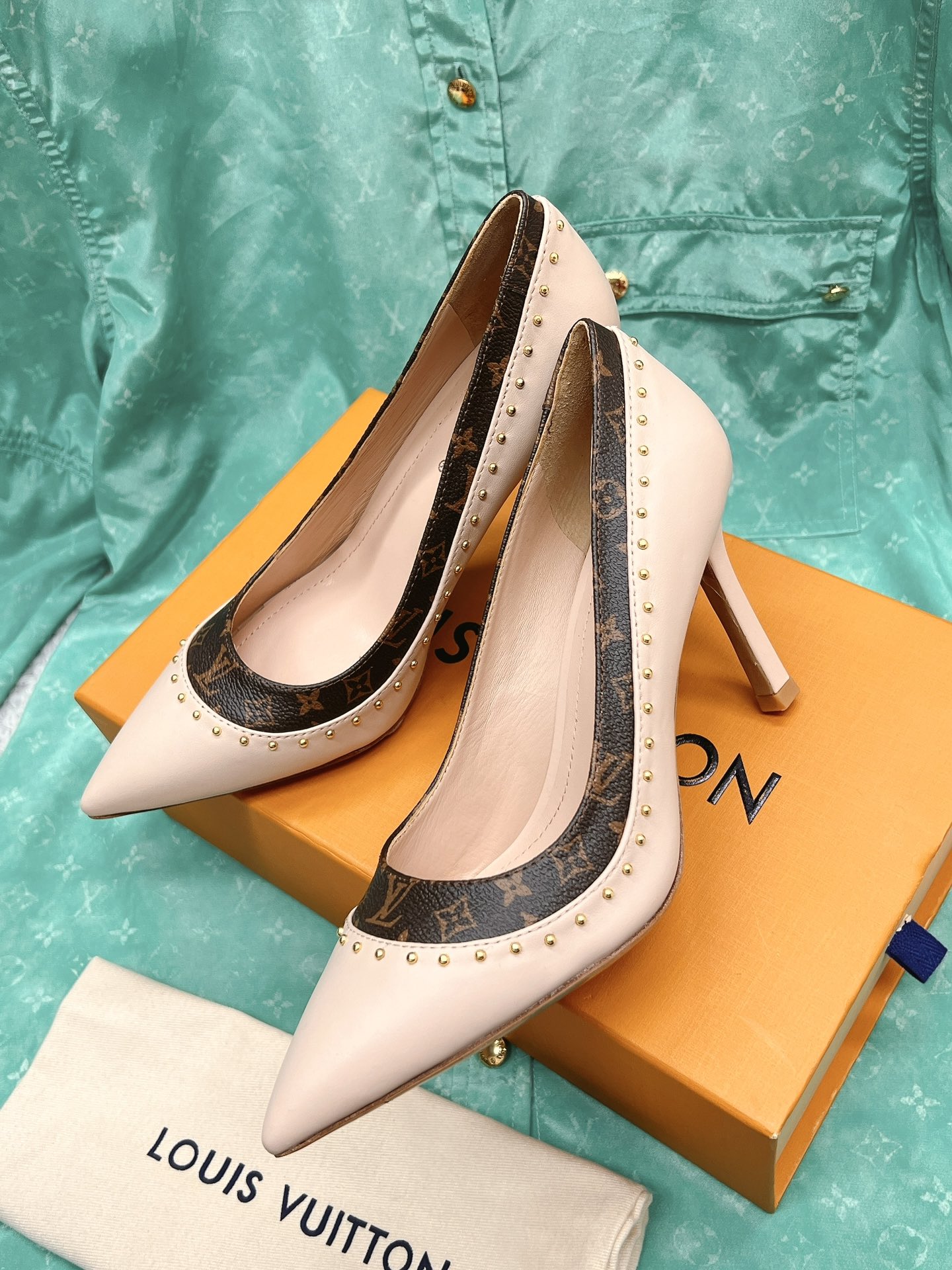 l0*is V*t0n heel-10.5cm