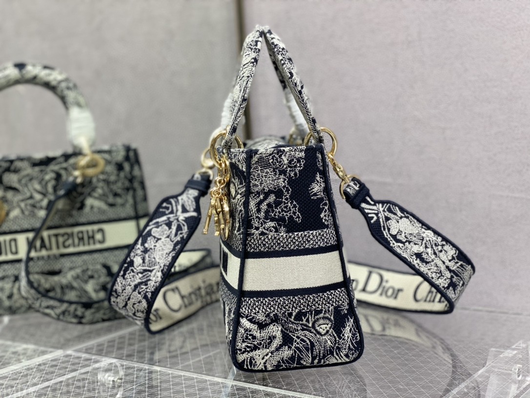 lady D*or handle bag-24cm