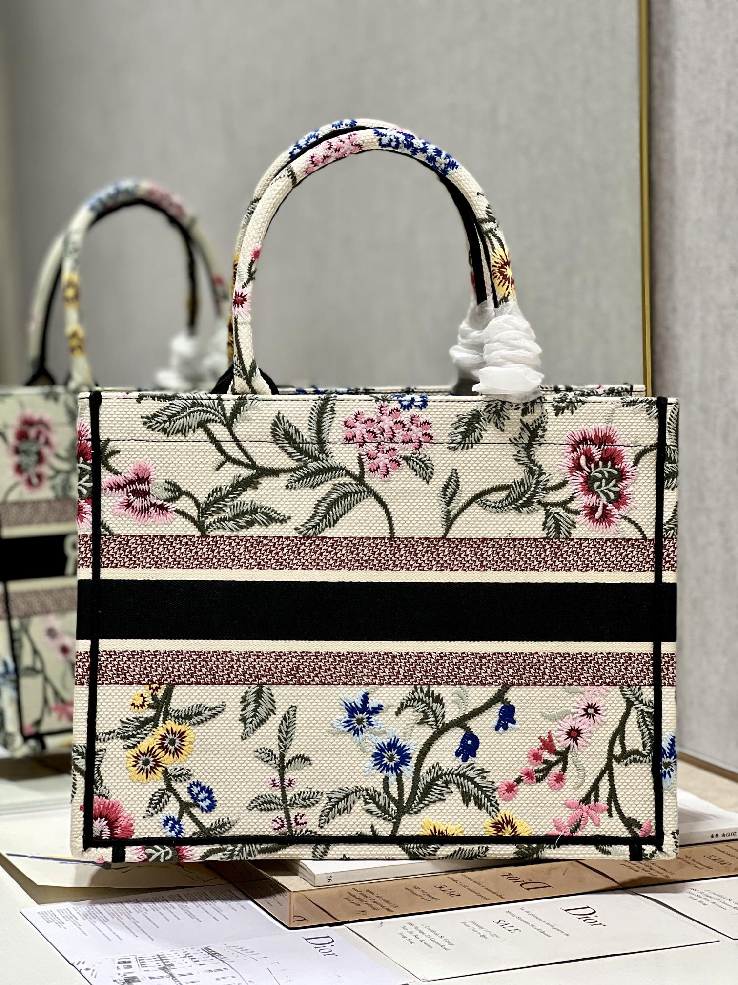 D*or book tote