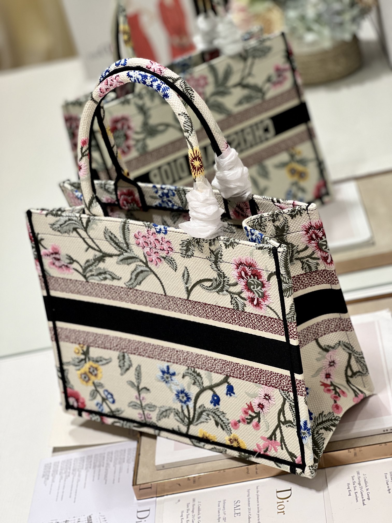 D*or book tote