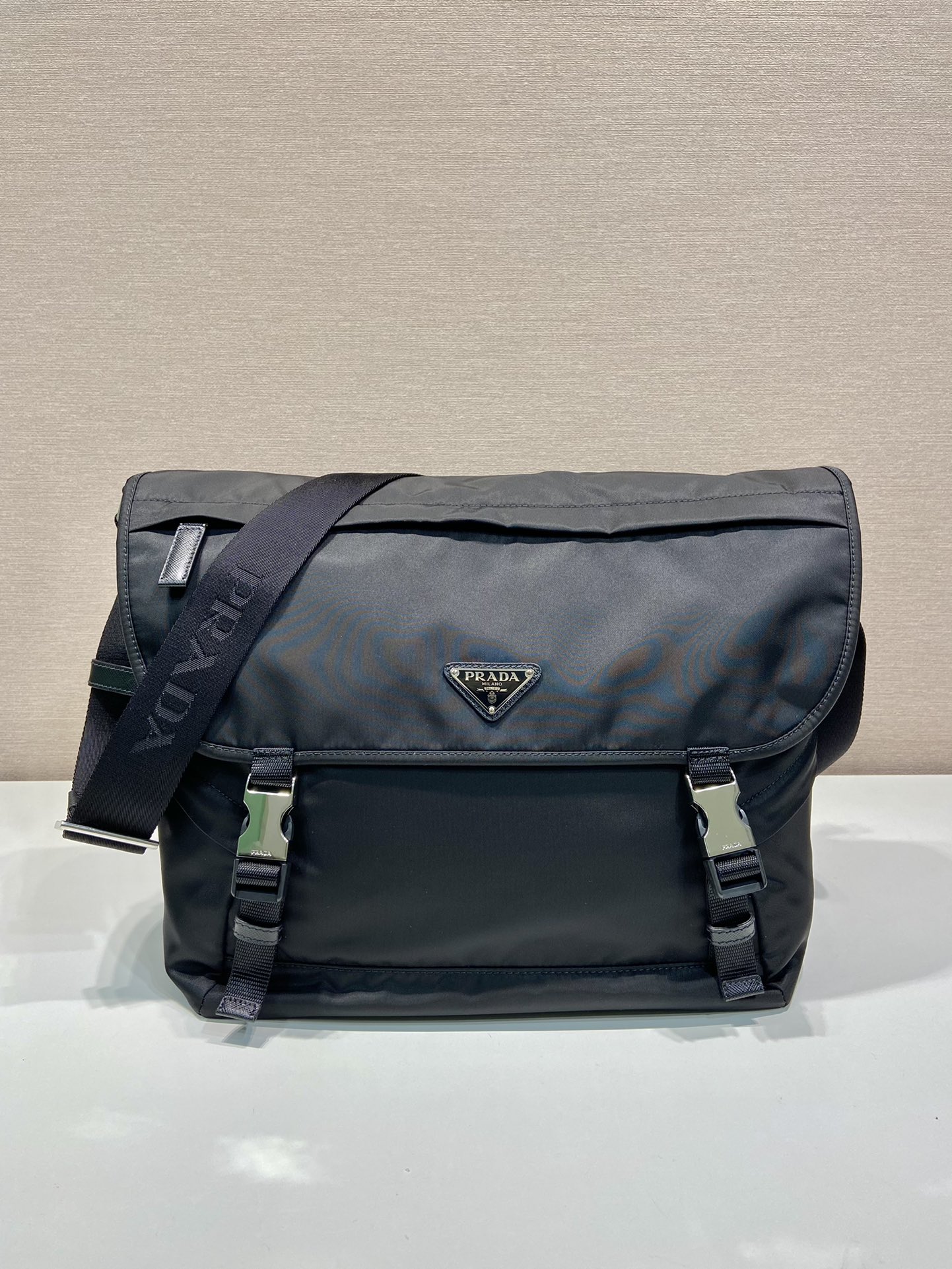 Pra*a 2vd052 mailman bag-30*27.5*14.5cm