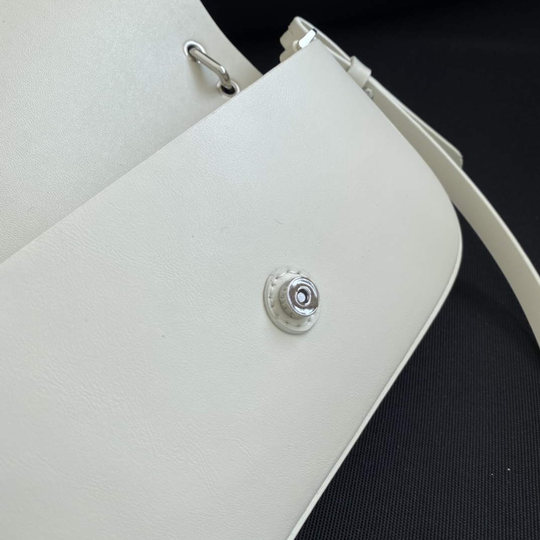 F**di baguette bag-19×14×4cm