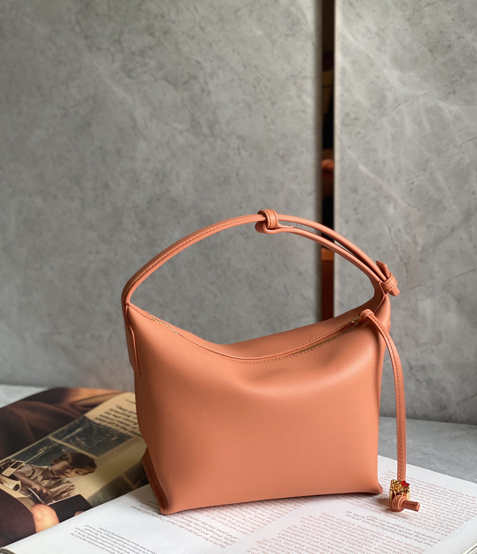 L0ew* cubi bag-20.5×17×12.5cm