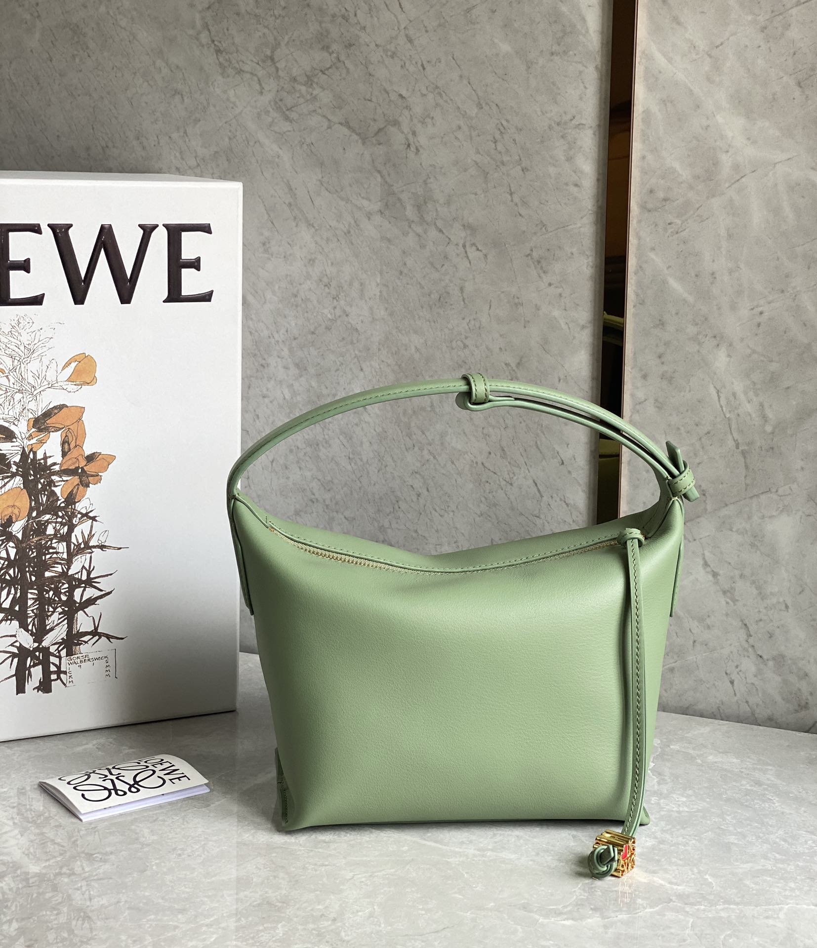 L0ew* cubi bag-20.5×17×12.5cm