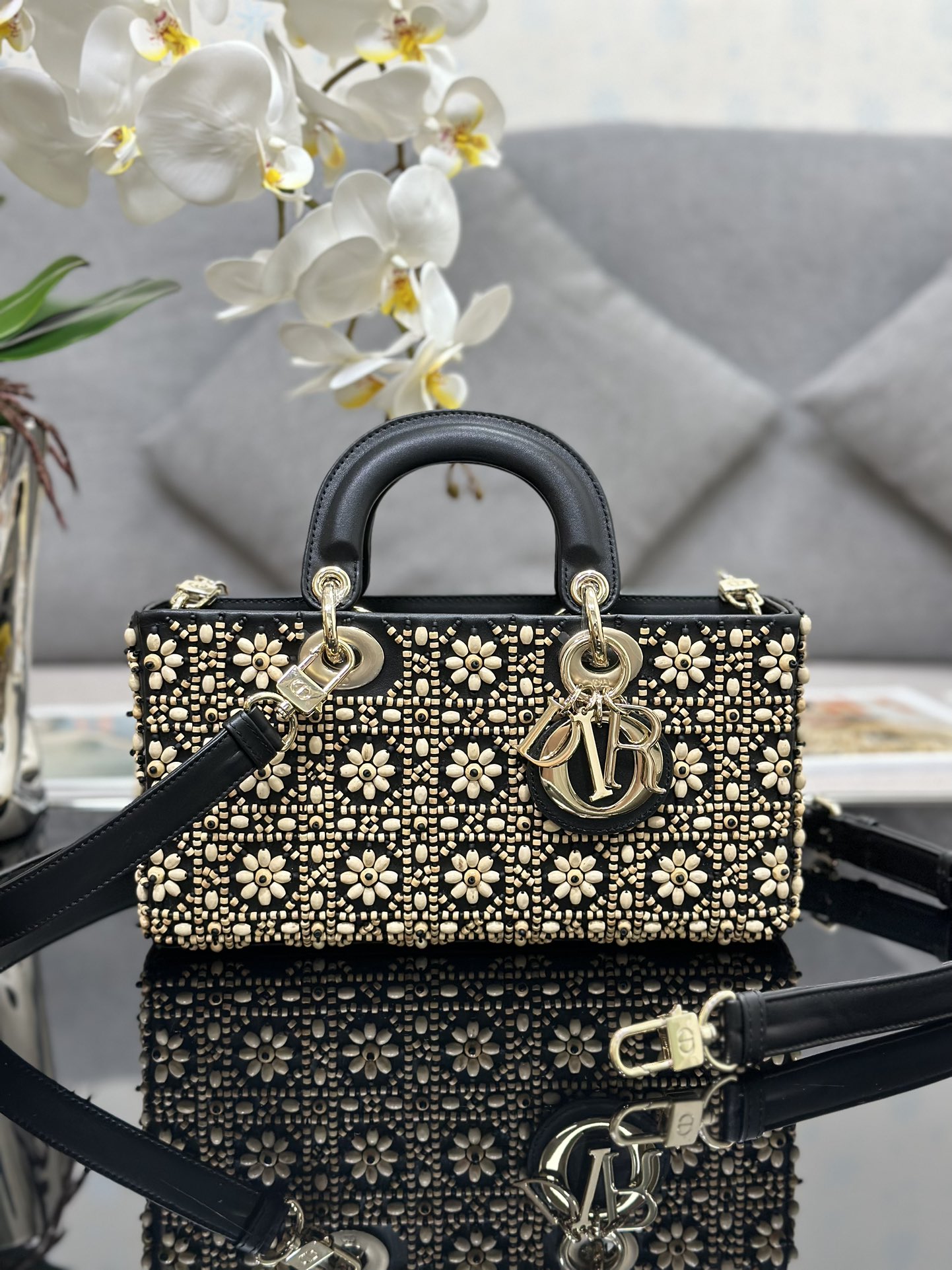 lady D*or handle bag-26 x 13.5 x 5cm