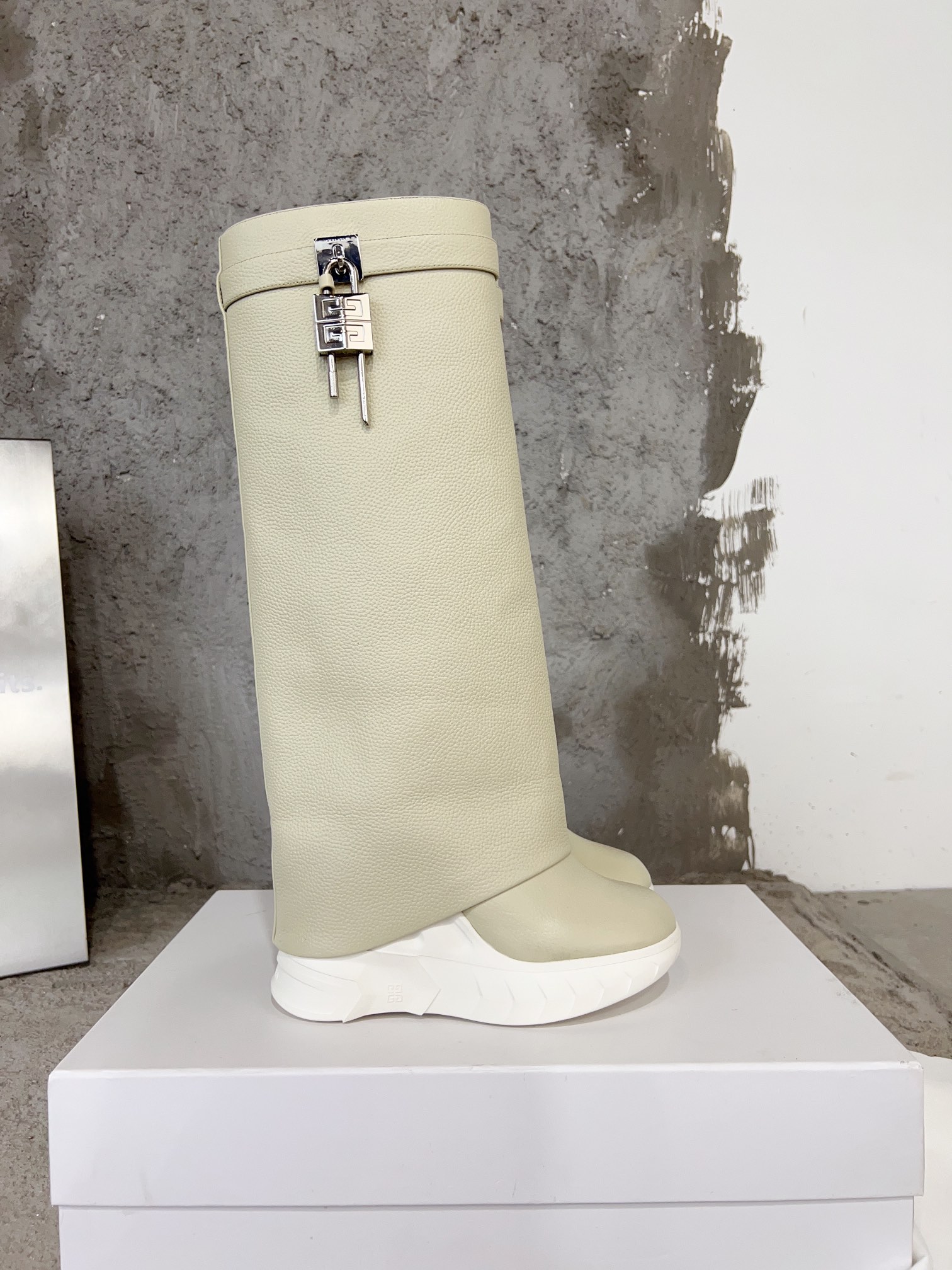 G1uenchy boots(eu35-41)